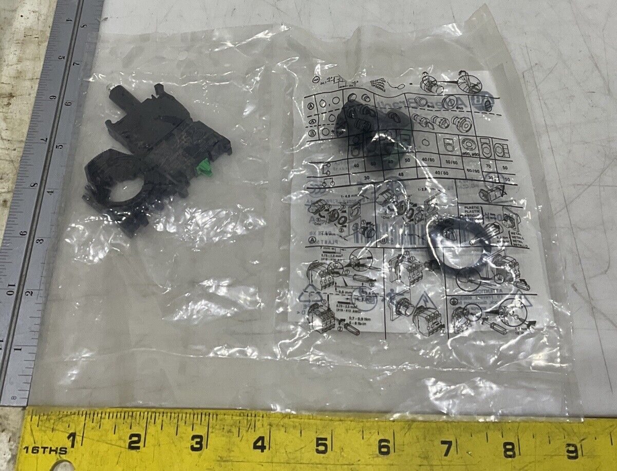 ALLEN-BRADLEY 800FP-LF3PN3GX10 GREEN SWITCH LIGHT LED PUSHBUTTON U3S