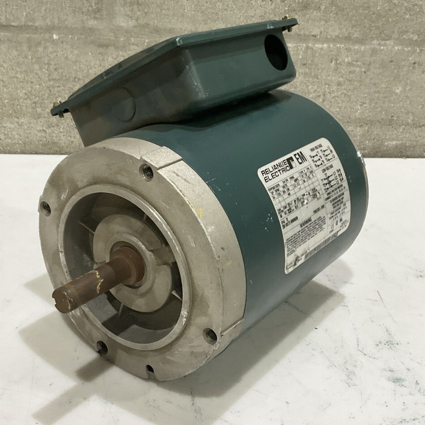 RELIANCE ELECTRIC P56X1337H EM MOTOR TYPE P 3/4 HP 208-230 V 2.2 AMP 60 HZ U4M