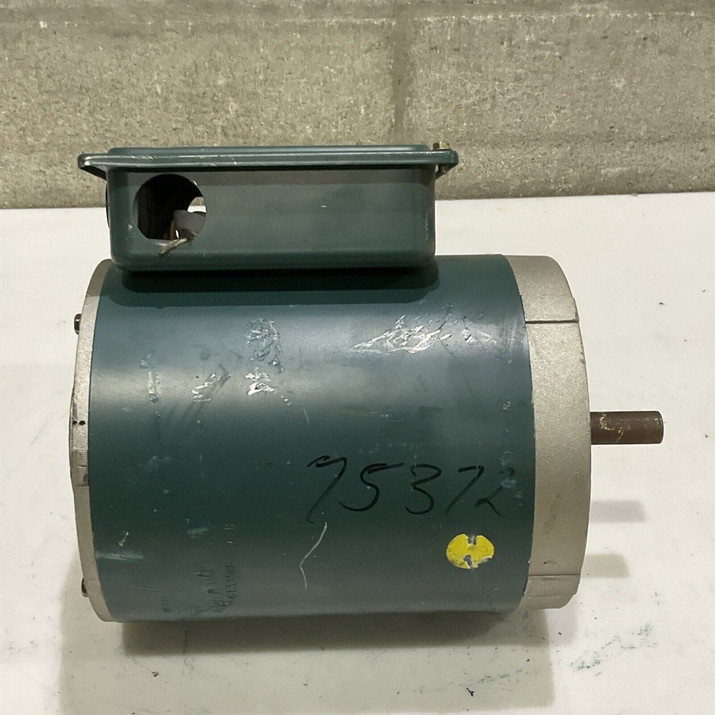 RELIANCE ELECTRIC P56X1337H EM MOTOR TYPE P 3/4 HP 208-230 V 2.2 AMP 60 HZ U4M