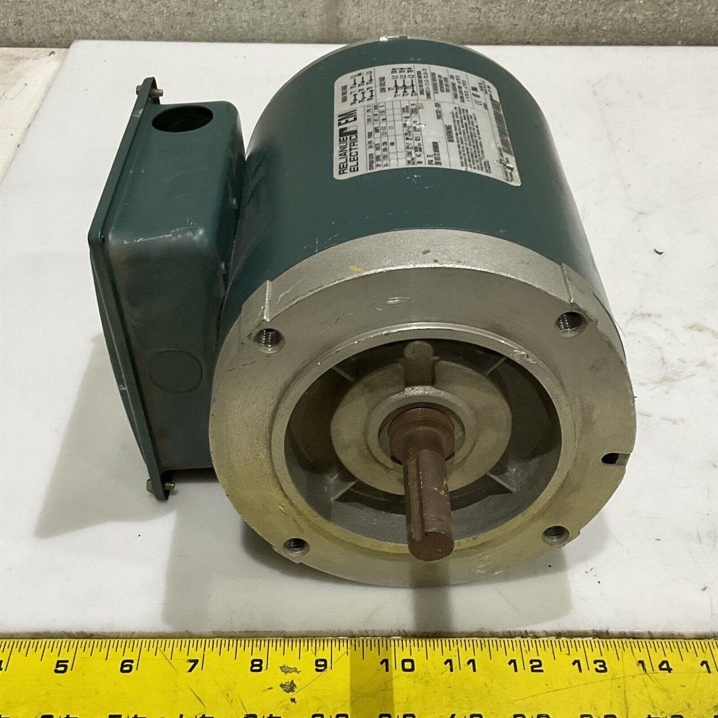 RELIANCE ELECTRIC P56X1337H EM MOTOR TYPE P 3/4 HP 208-230 V 2.2 AMP 60 HZ U4M