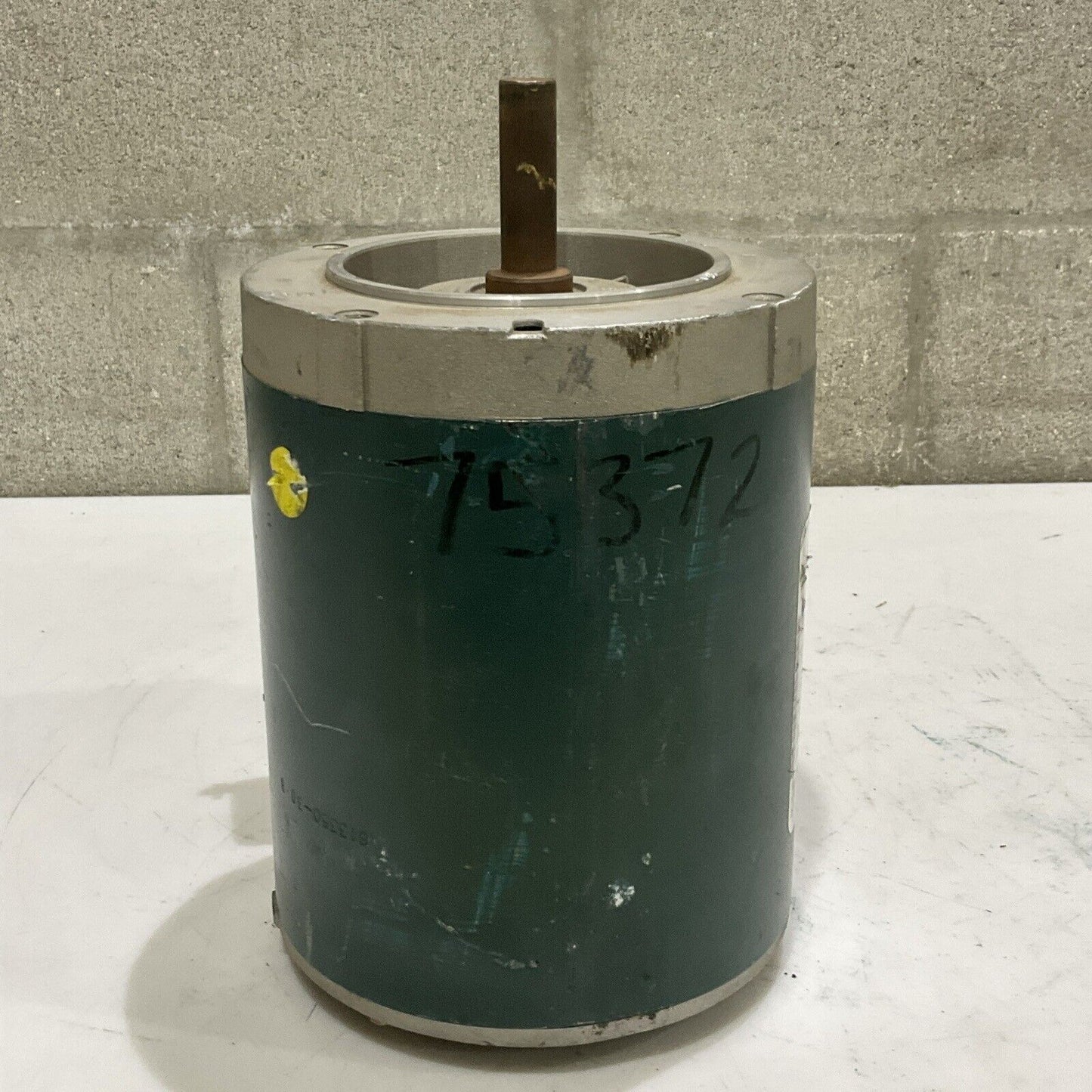 RELIANCE ELECTRIC P56X1337H EM MOTOR TYPE P 3/4 HP 208-230 V 2.2 AMP 60 HZ U4M