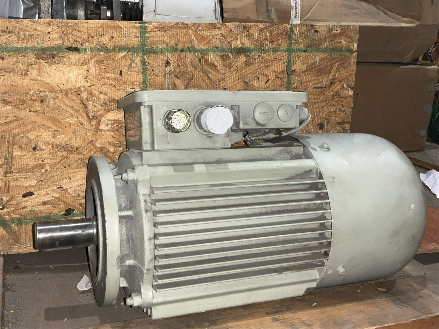 LENZE MDEMARS100-32B DRIVE MOTOR 3-MOT KTY3TKO U3S