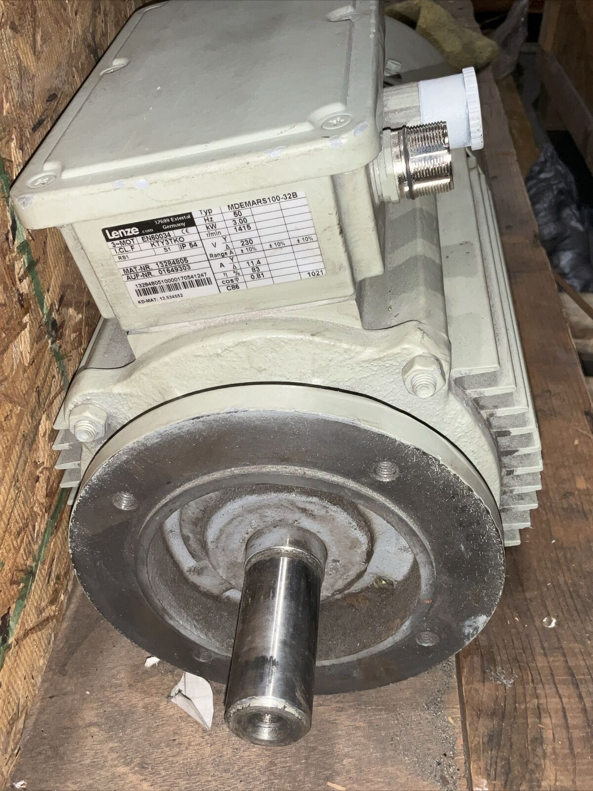 LENZE MDEMARS100-32B DRIVE MOTOR 3-MOT KTY3TKO U3S