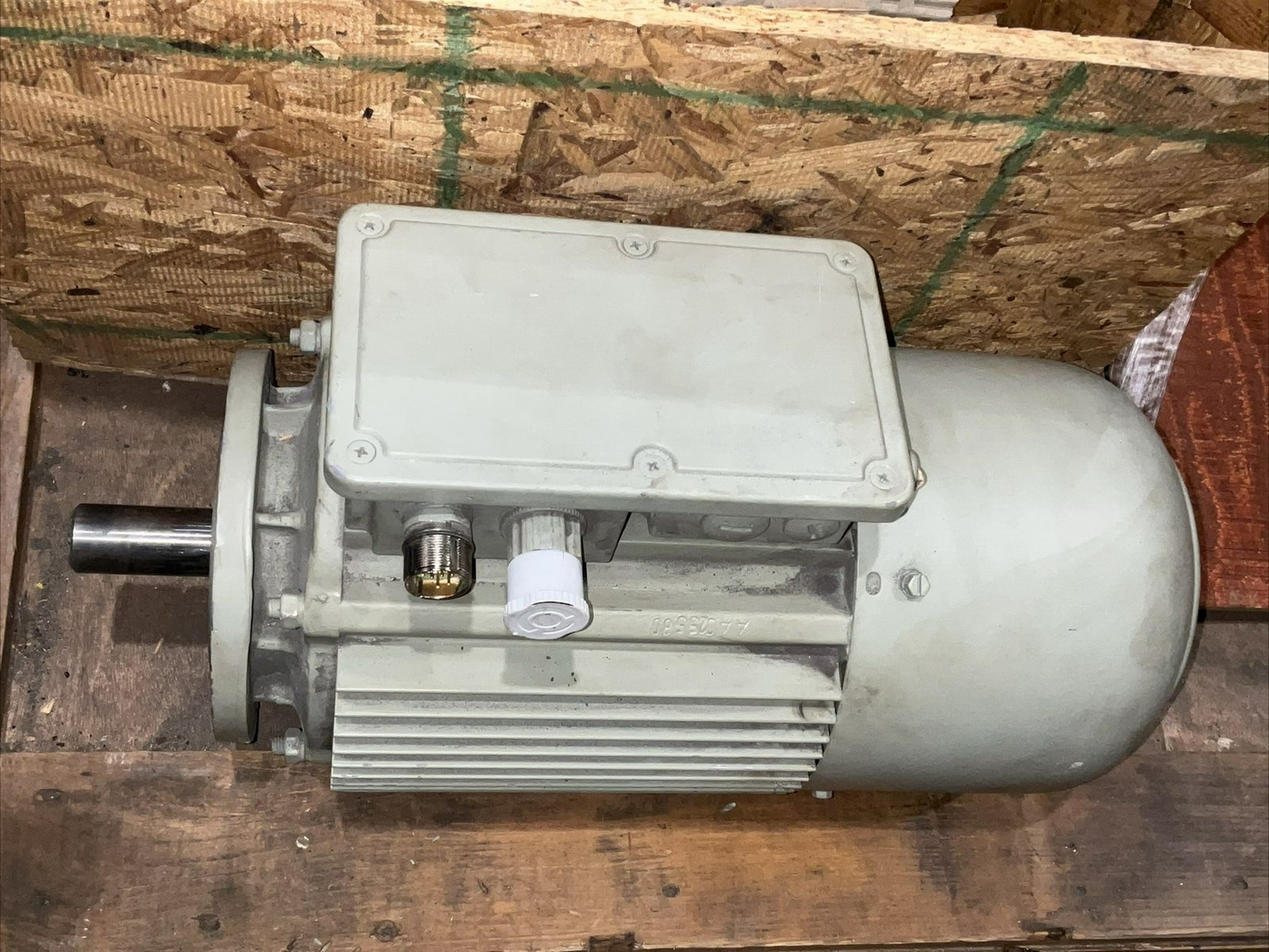 LENZE MDEMARS100-32B DRIVE MOTOR 3-MOT KTY3TKO U3S