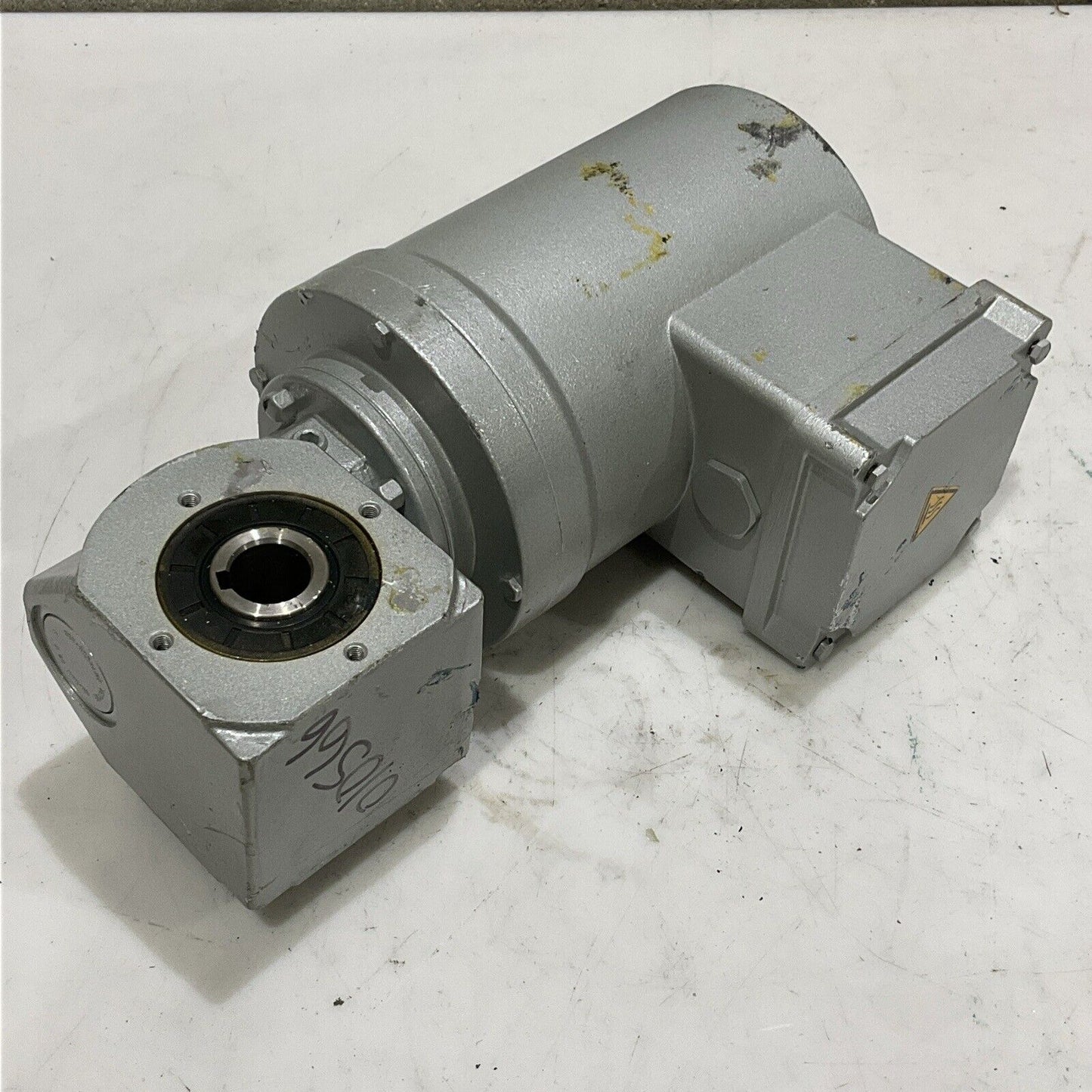 MULTIVAC 105568267 130916 WORM GEAR MOTOR 3-MOTOR 400V 50HZ U4M