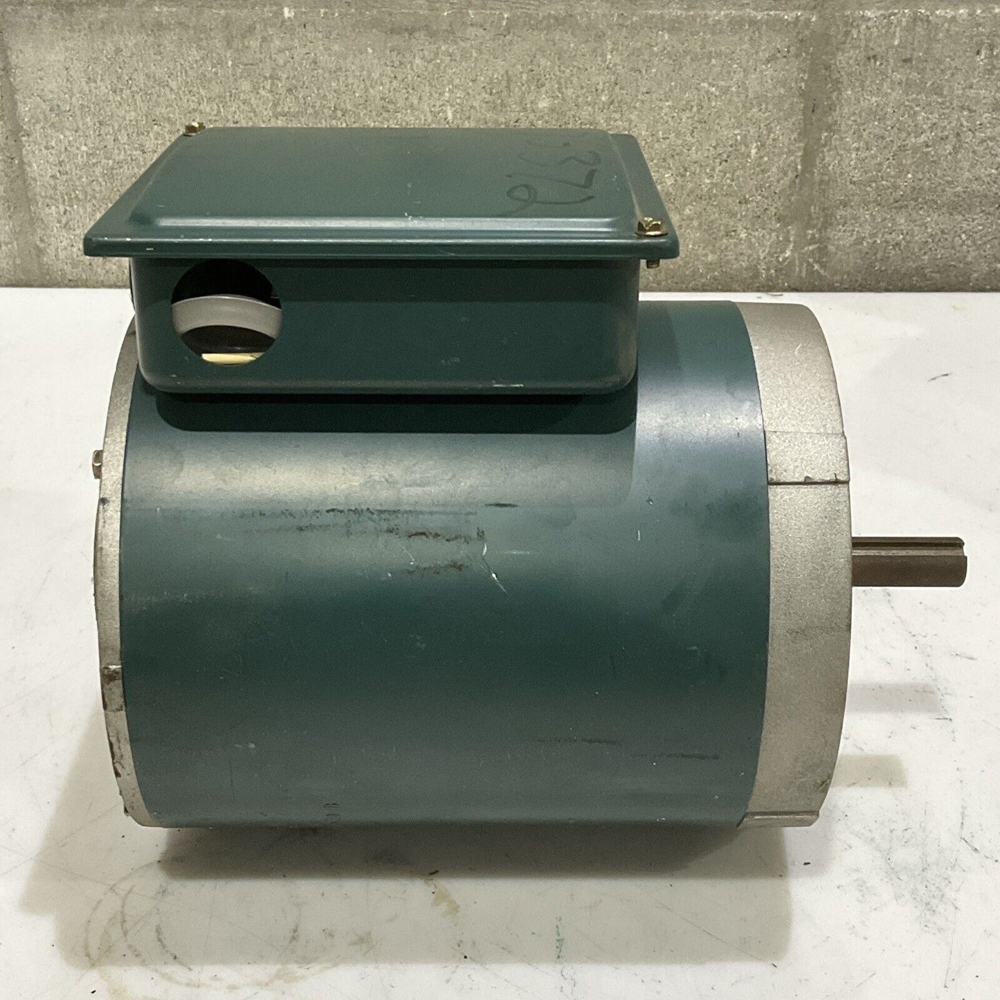 RELIANCE ELECTRIC P56X1337H EM MOTOR TYPE P 3/4 HP 208-230 V 2.2 AMP 60 HZ U4M