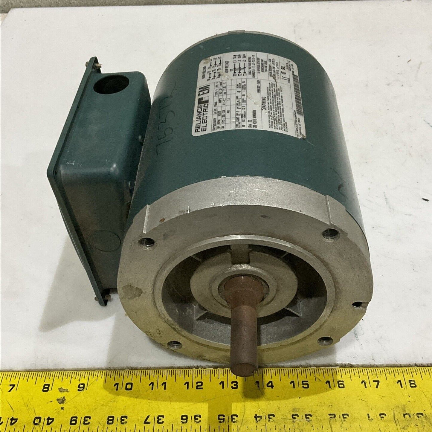 RELIANCE ELECTRIC P56X1337H EM MOTOR TYPE P 3/4 HP 208-230 V 2.2 AMP 60 HZ U4M