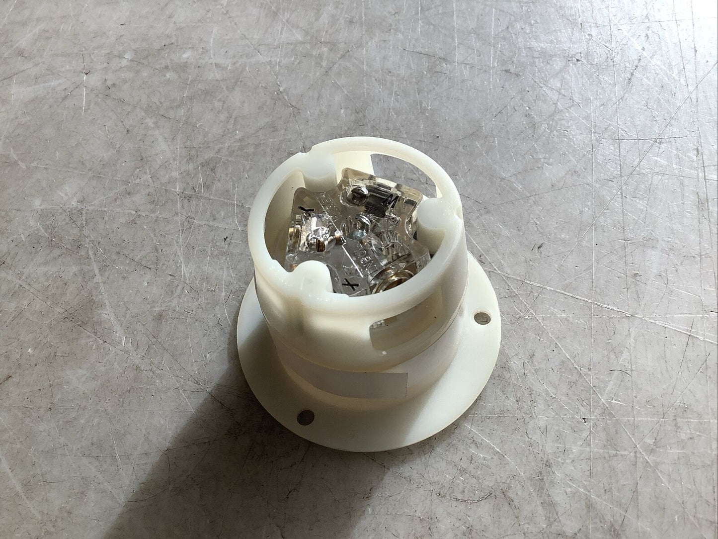 HUBBELL HBL3325C FLANGED TWIST-LOCK INLET 20A 125/250V 3P 3W 554