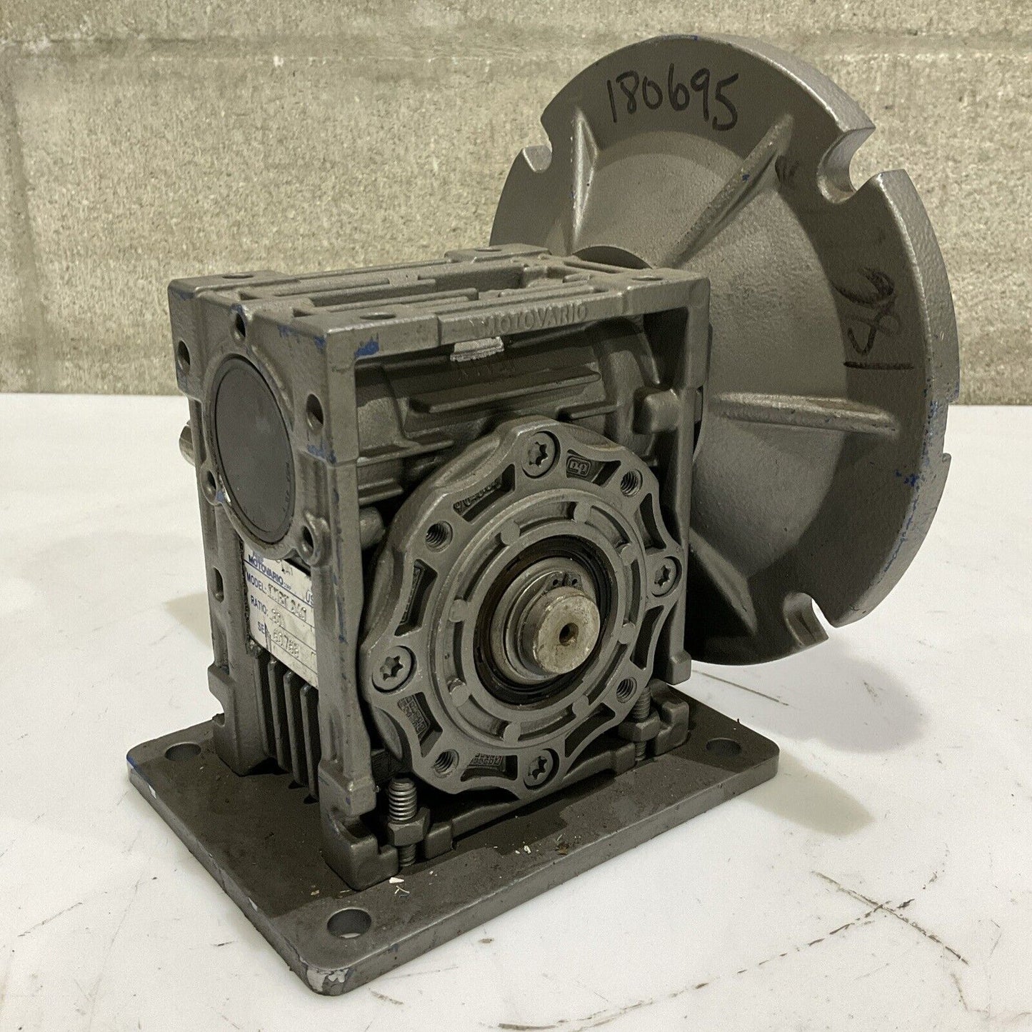 MOTOVARIO NMRV040 GEAR BOX RATIO 30 U4M