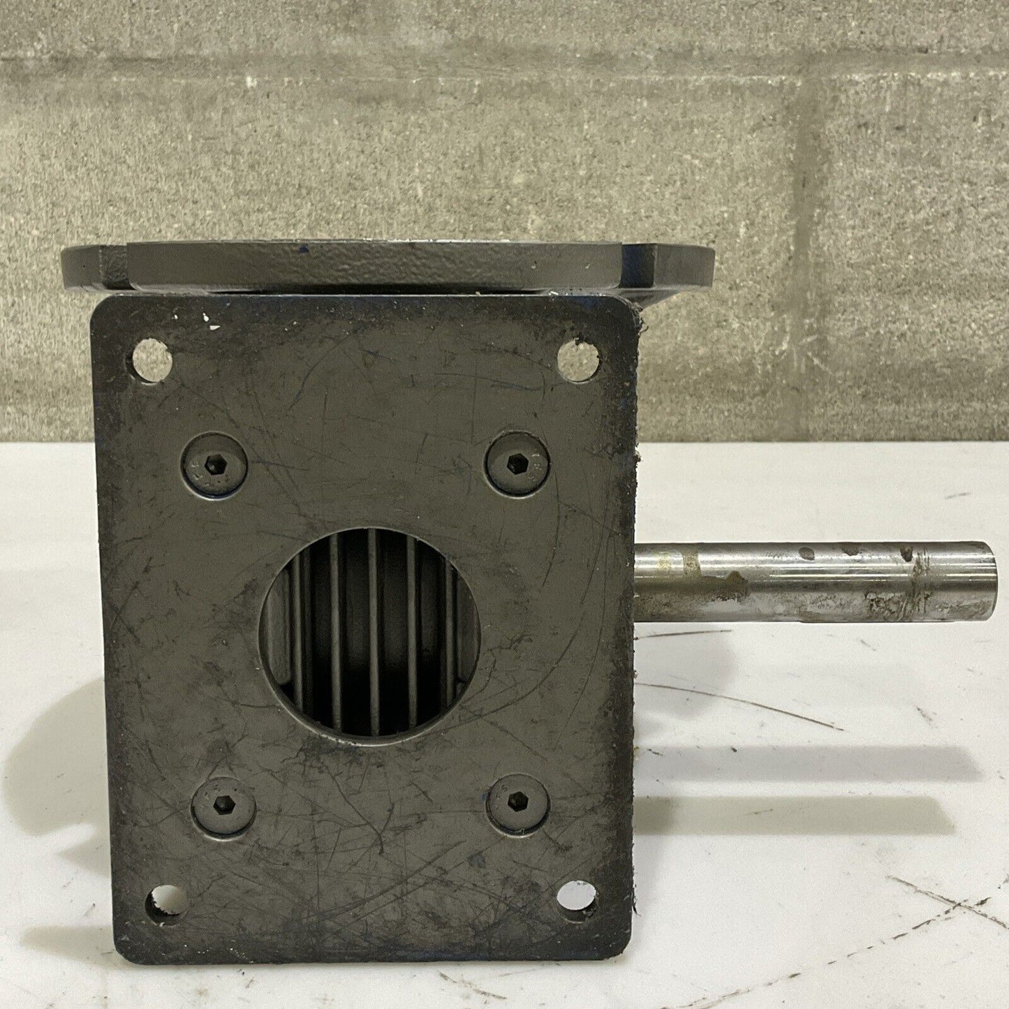 MOTOVARIO NMRV040 GEAR BOX RATIO 30 U4M