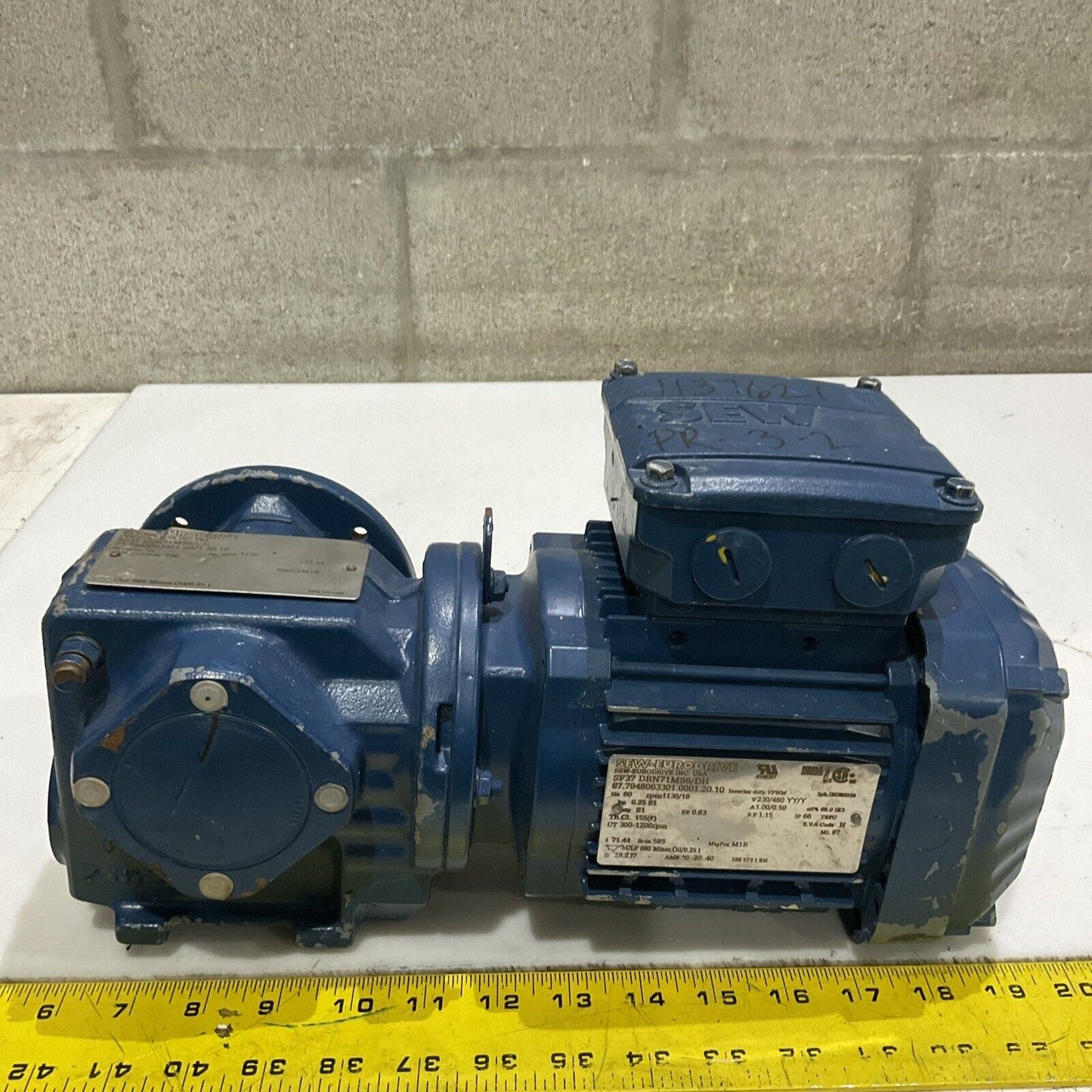 SEW-EURODRIVE SF37 DRN71MS6/DH GEARBOX MOTOR 1130RPM U4M