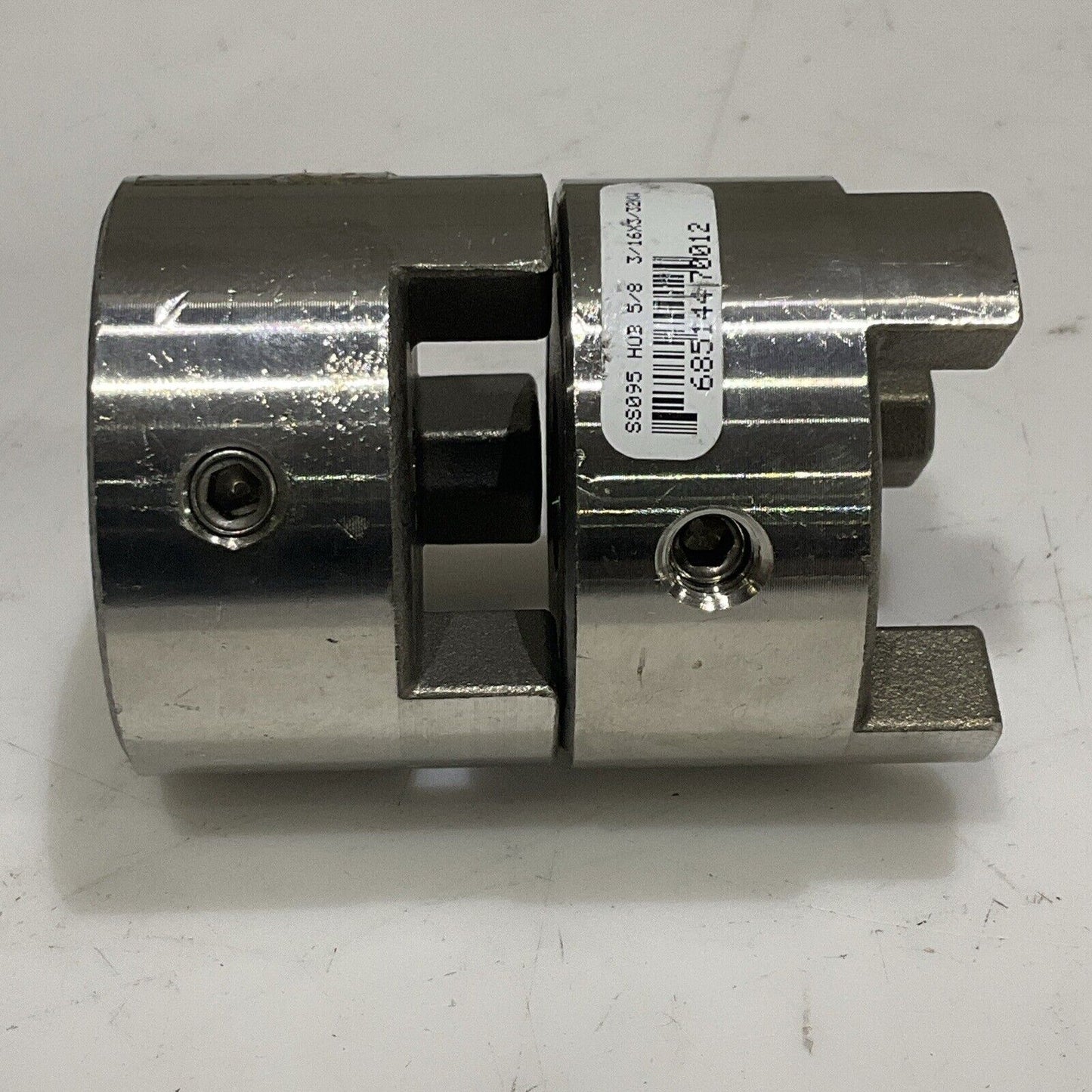 LOVEJOY SS-095 JAW COUPLING HUB 5/8 3/16 X 3/32 KW LOT OF 2 U4M
