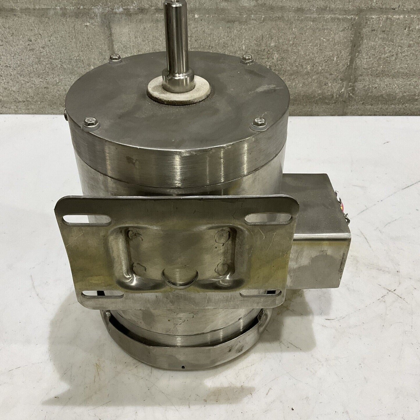 BALDOR 35V202R119G1 STAINLEES STEEL MOTOR .25 HP 460A 850RPM 60HZ U4M