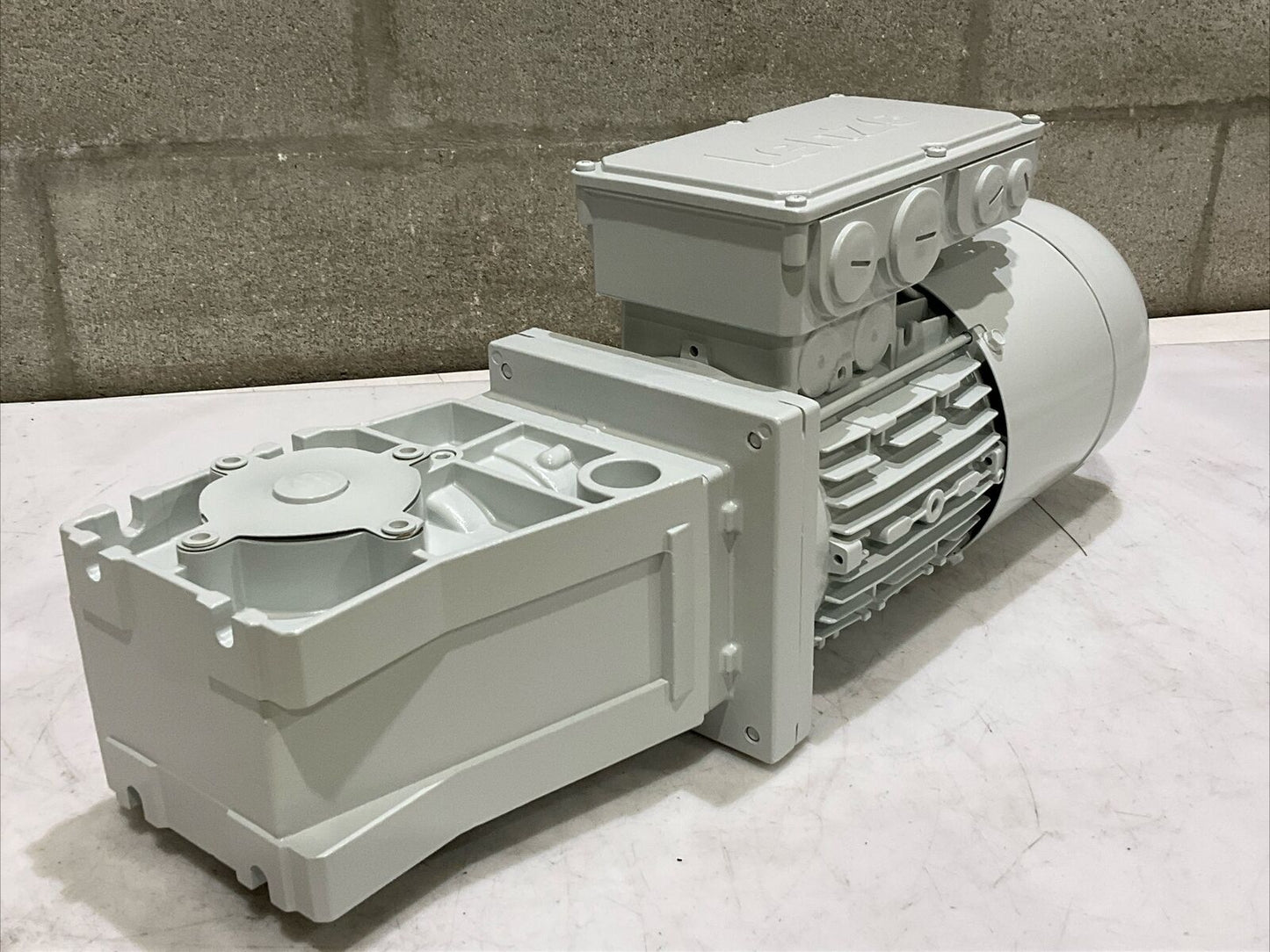 LENZE GKR04-2M HAR 080C42 MDEMABS 080-42 INDUSTRIAL MOTOR 60 HZ U3S