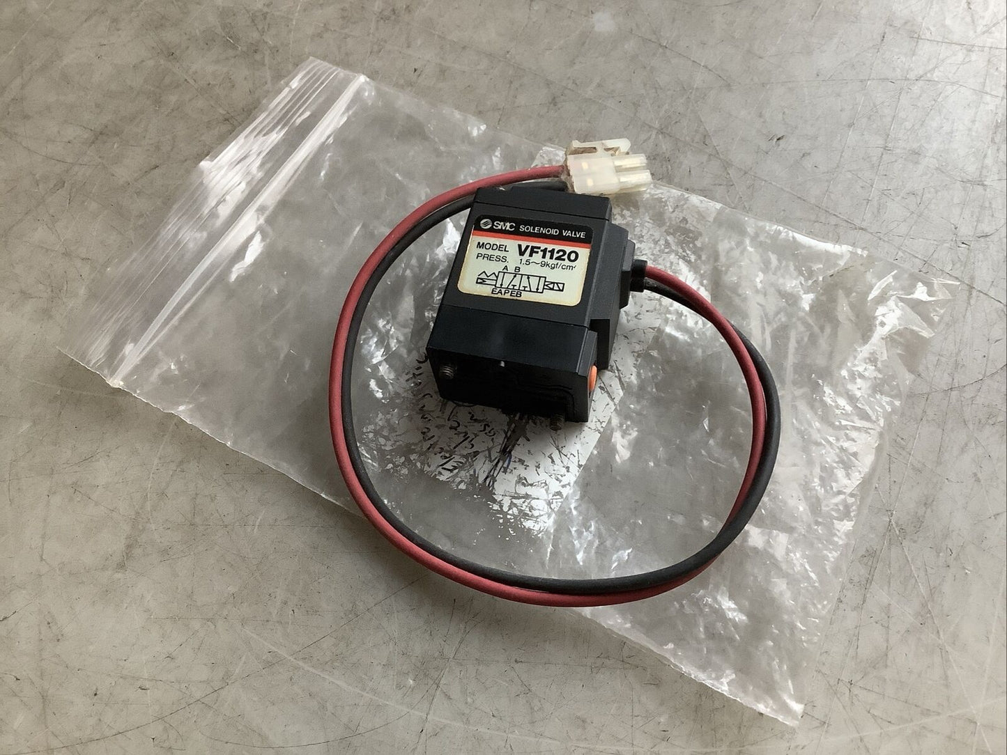 SMC VF1120 SOLENOID VALVE 21-26VDC RM6