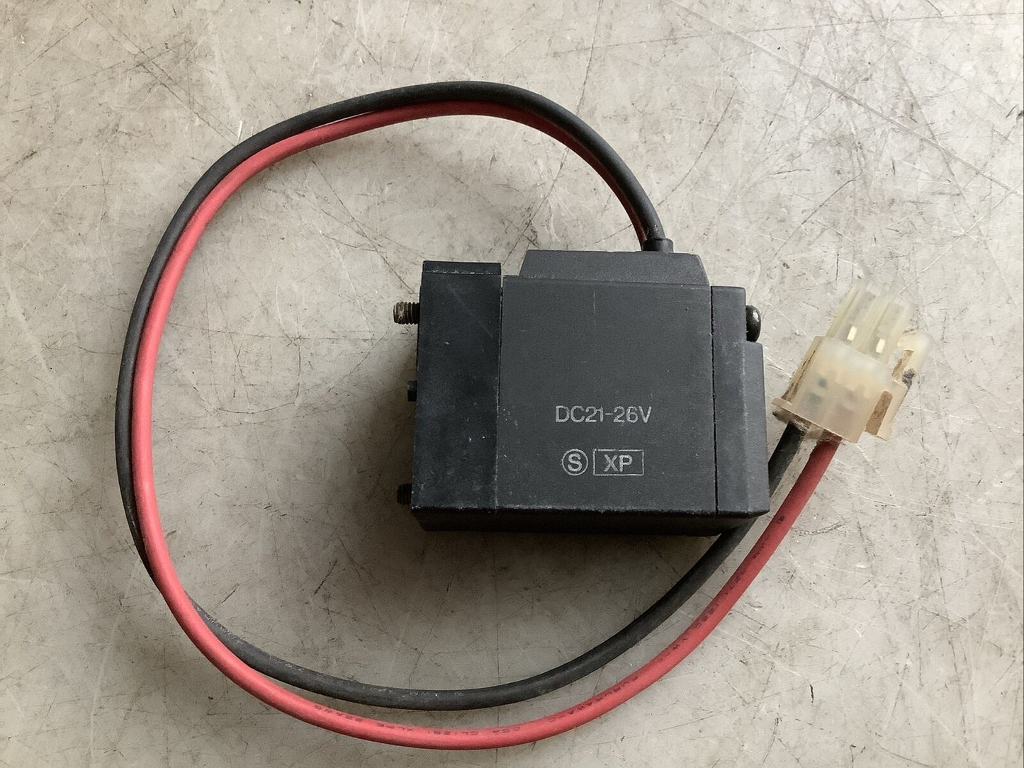 SMC VF1120 SOLENOID VALVE 21-26VDC RM6