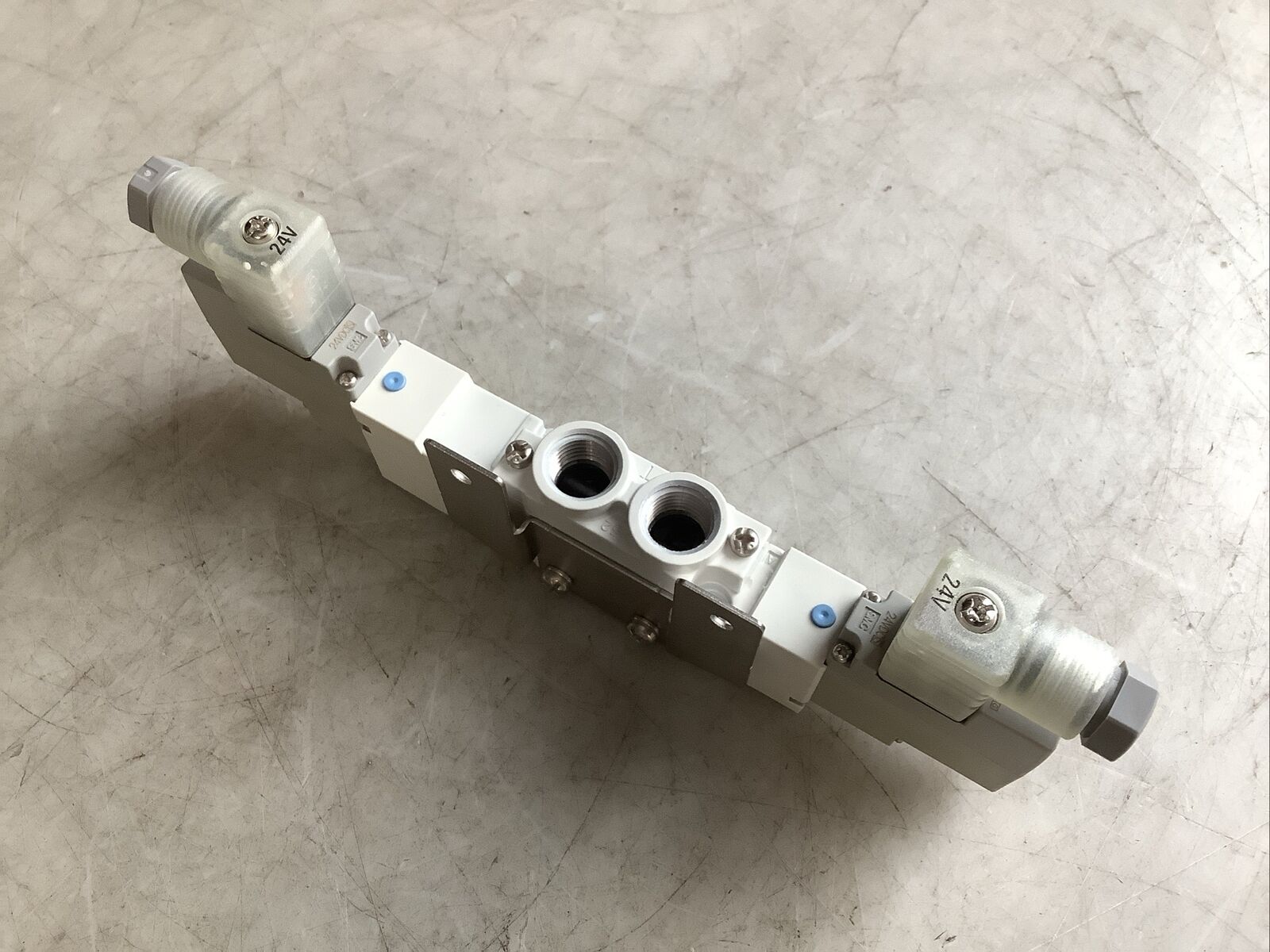 SMC SY7420-5DZ-02T-F2 SOLENOID VALVE 5 PORT U3S – Industrial