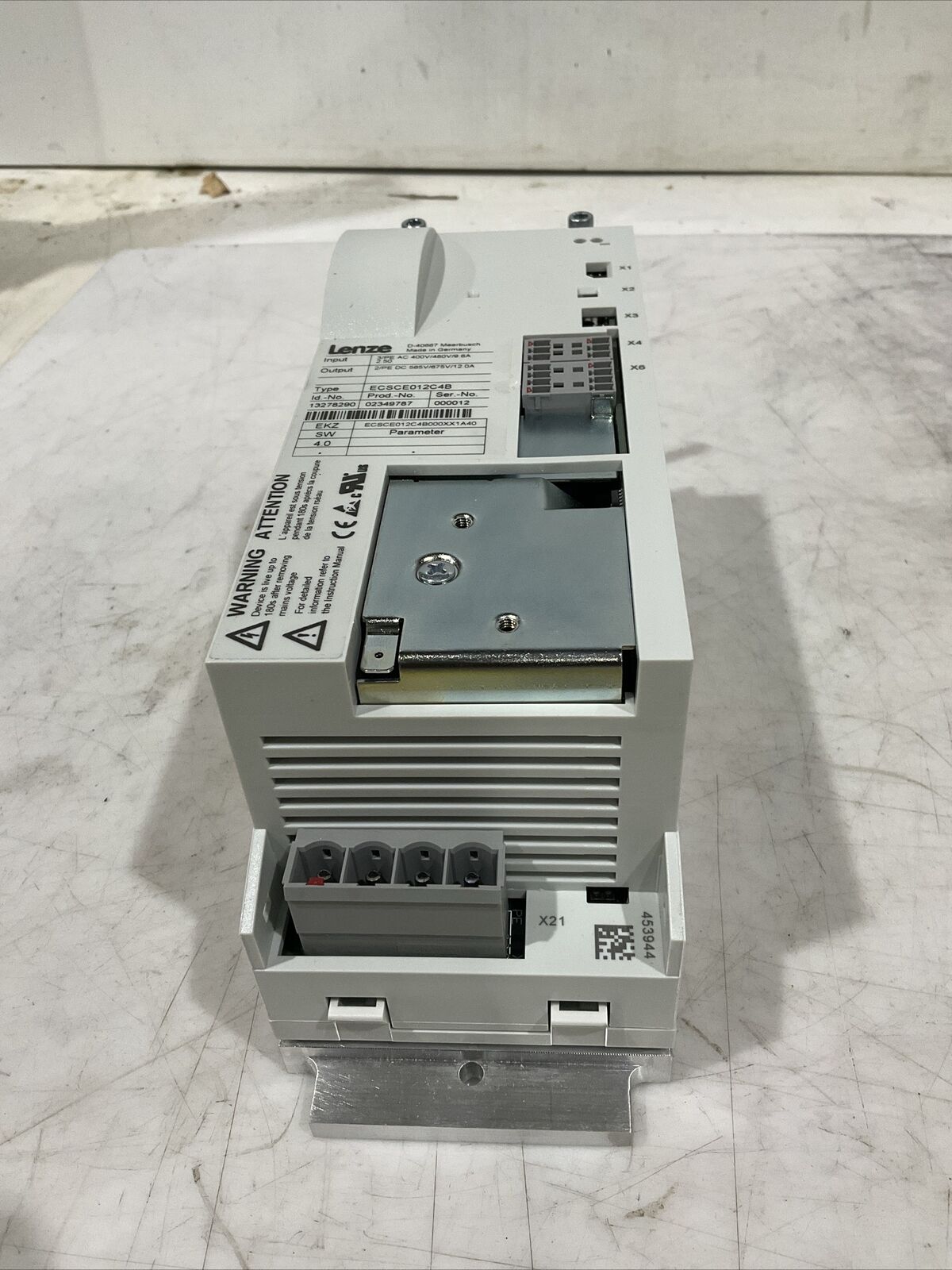 LENZE ECSCE012C4B SERVO POWER SUPPLY OUTPUT 565V/675V/12A INPUT 400V/480V/6A U3S