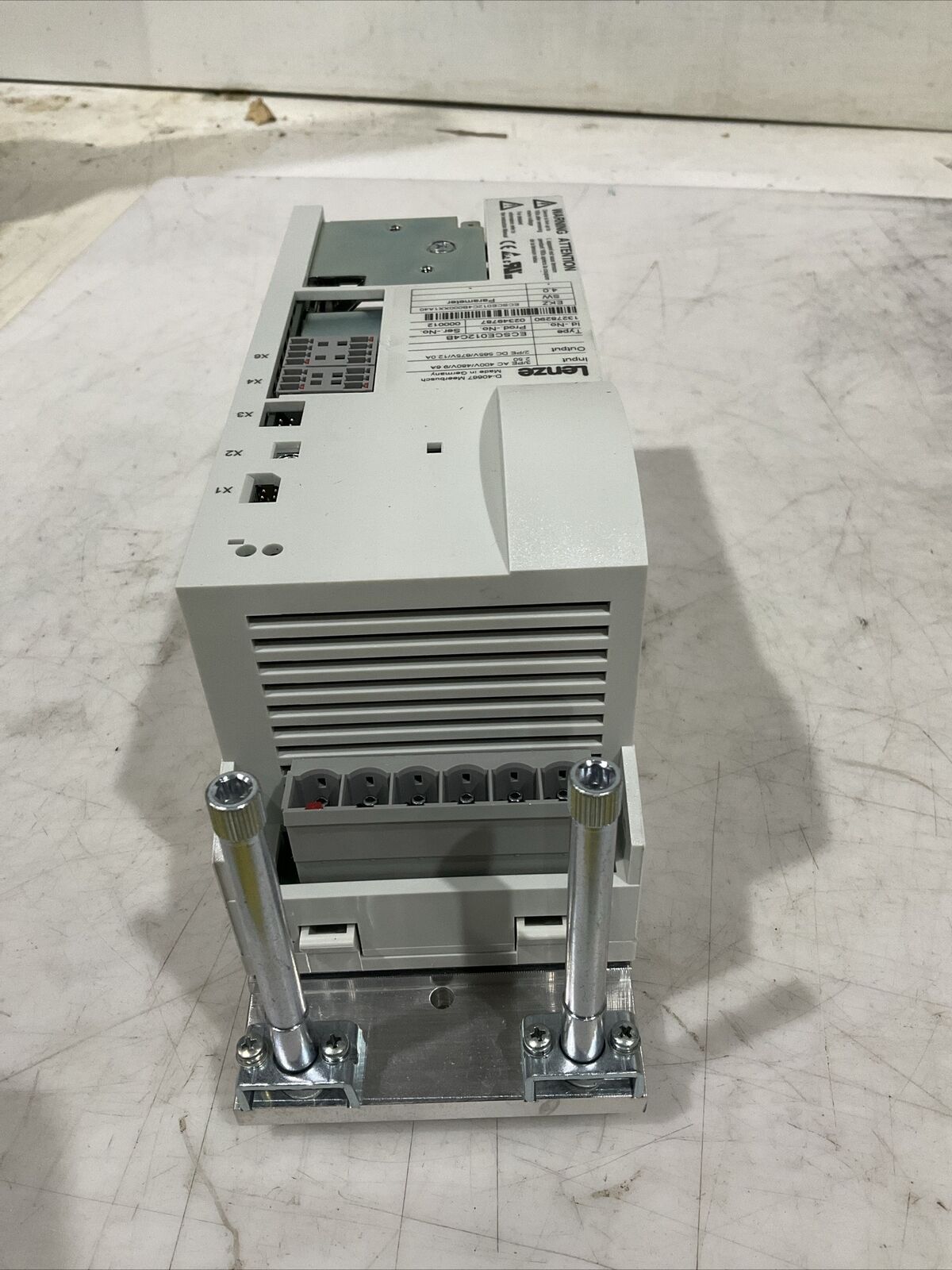 LENZE ECSCE012C4B SERVO POWER SUPPLY OUTPUT 565V/675V/12A INPUT 400V/480V/6A U3S
