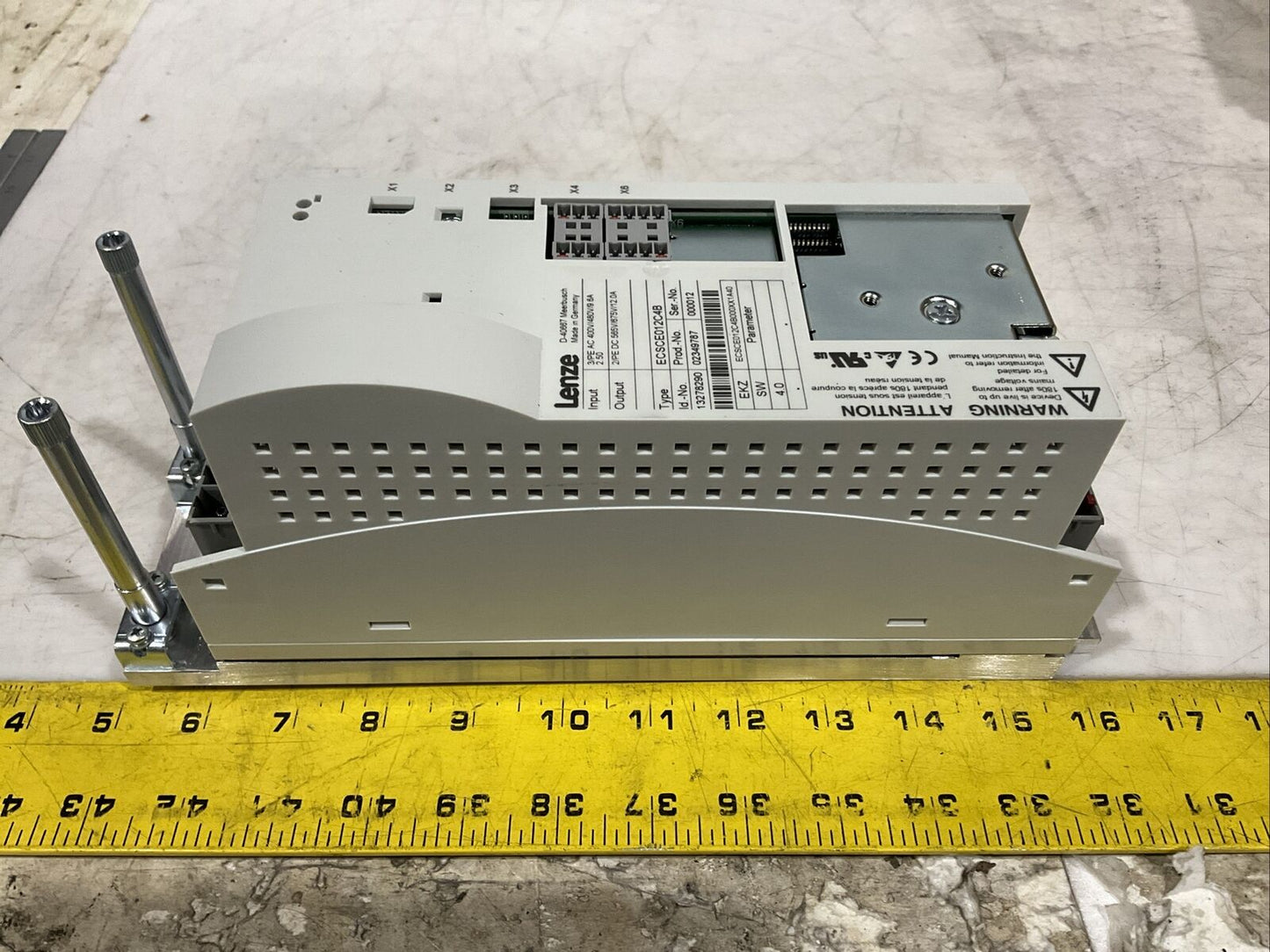 LENZE ECSCE012C4B SERVO POWER SUPPLY OUTPUT 565V/675V/12A INPUT 400V/480V/6A U3S