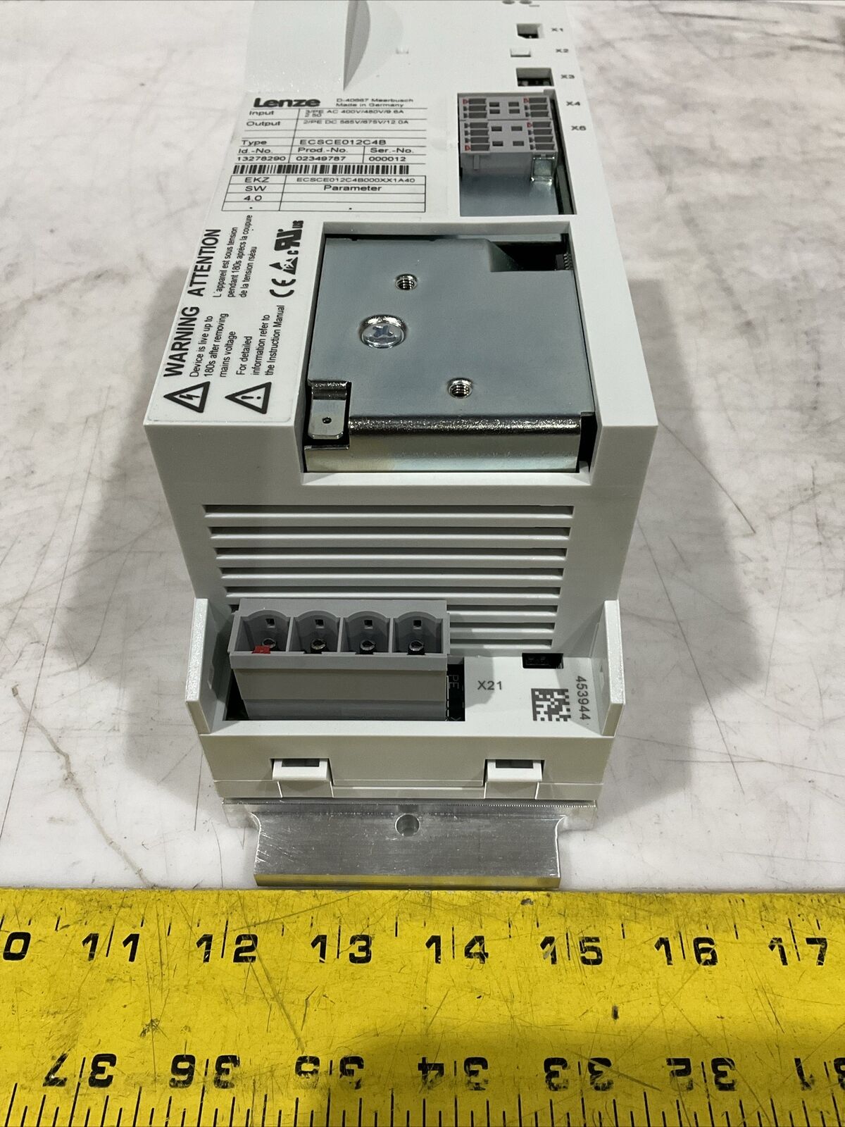 LENZE ECSCE012C4B SERVO POWER SUPPLY OUTPUT 565V/675V/12A INPUT 400V/480V/6A U3S