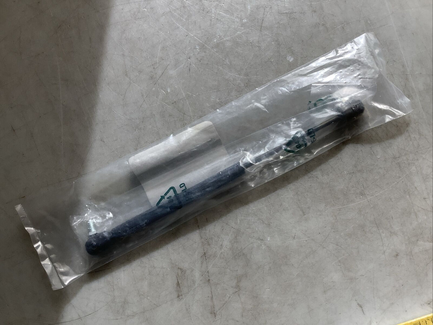 DESTEK 600653004-200N 97942-150K753H16 GAS SPRING U3S