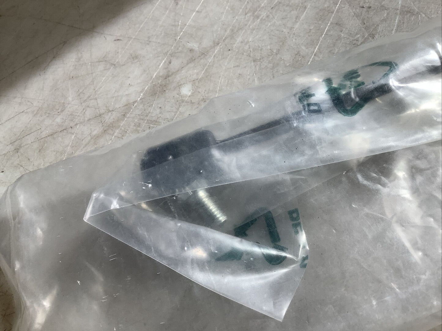 DESTEK 600653004-200N 97942-150K753H16 GAS SPRING U3S