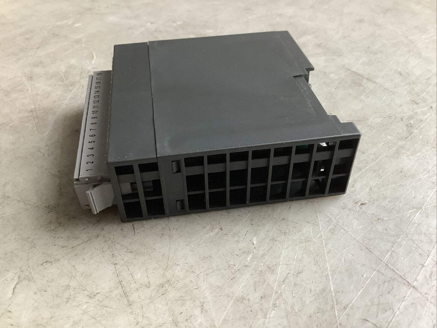VIPA 221-1BH10 SM221 DIGITAL INPUT 16DI 24VDC U3S