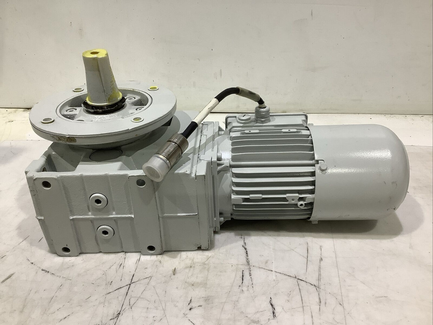 LENZE EN60034 GKS05-3MVAK-071C42 MDEMARS071-42 GEARBOX MOTOR U3S