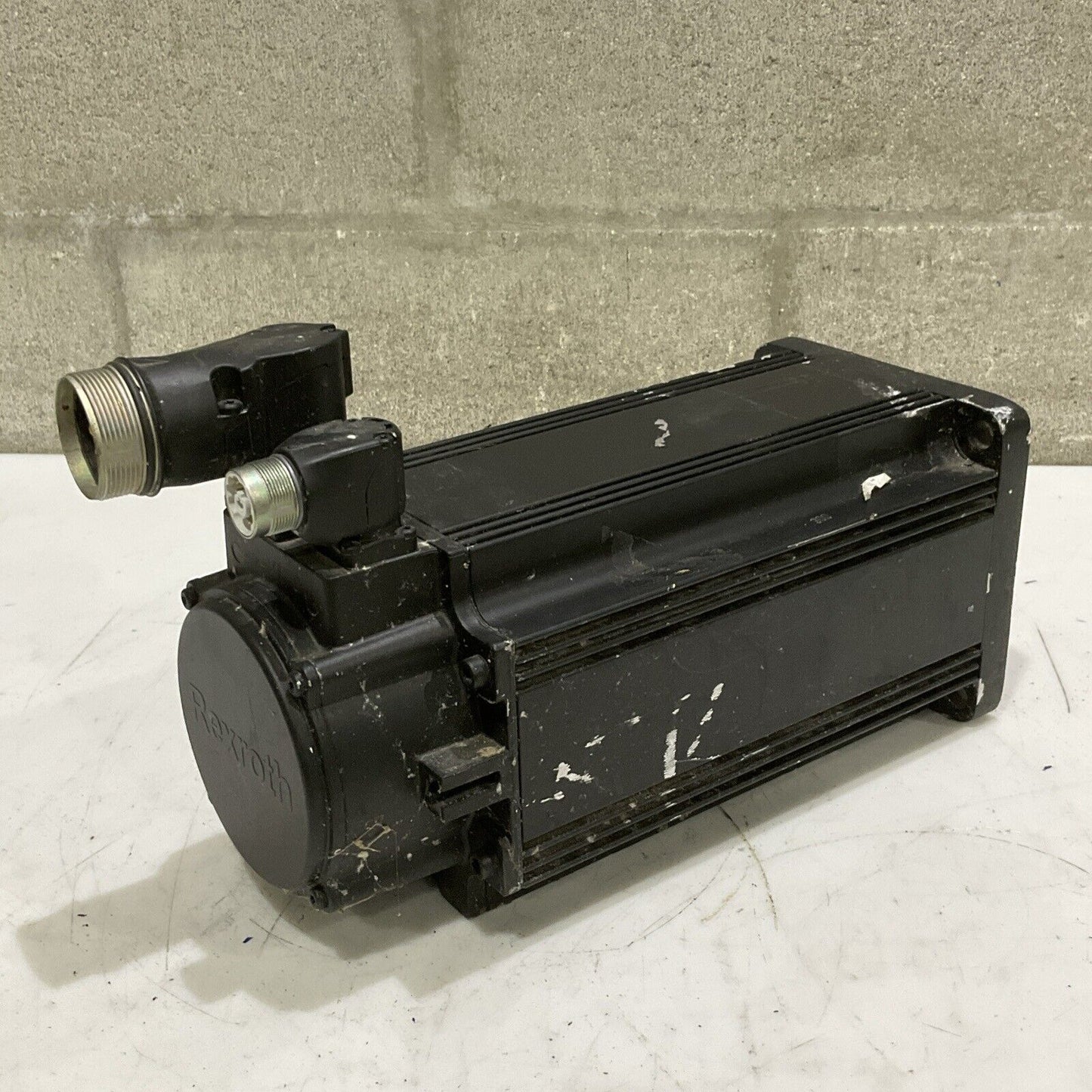 REXROTH R911311929 MSK071D-0300-NN-S1-UP0-NNNN SYNCHRONOUS PM-MOTOR  3 PH U4M