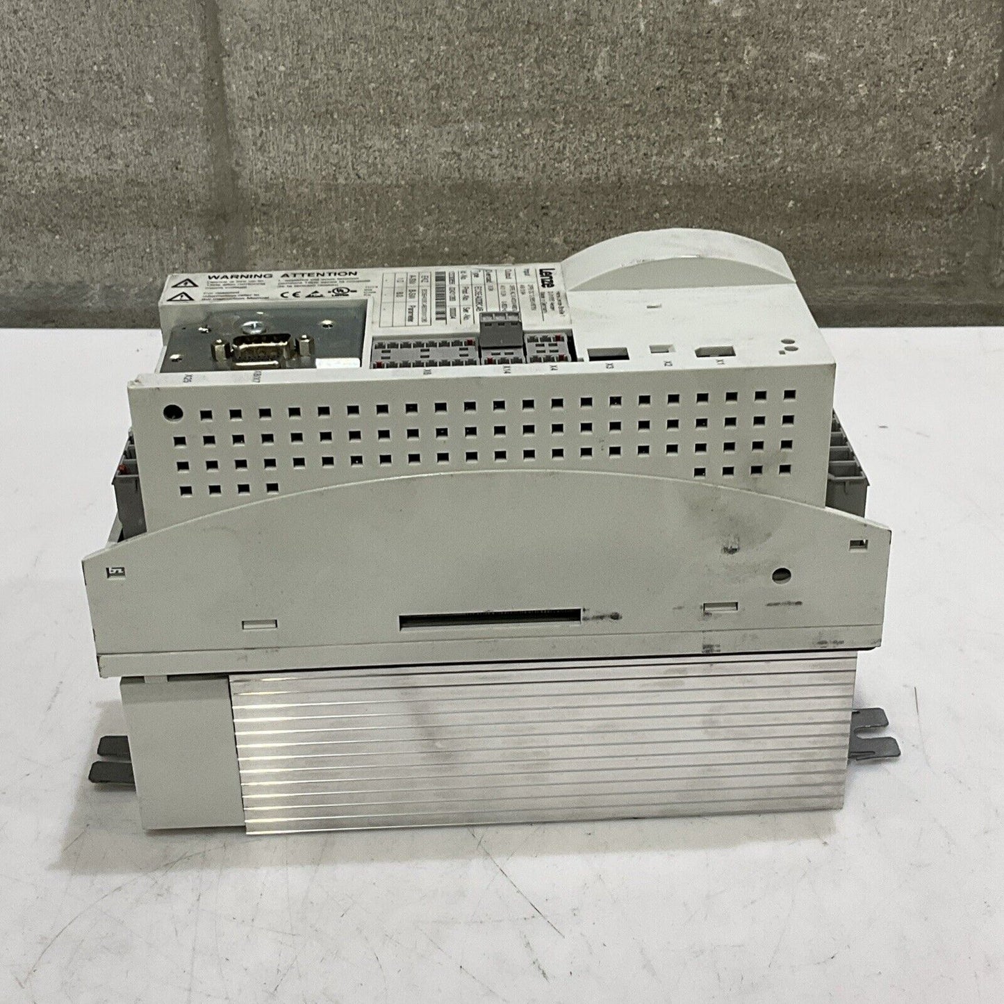 LENZE ECSEA008C4B SERVO DRIVE INVERTER U3S