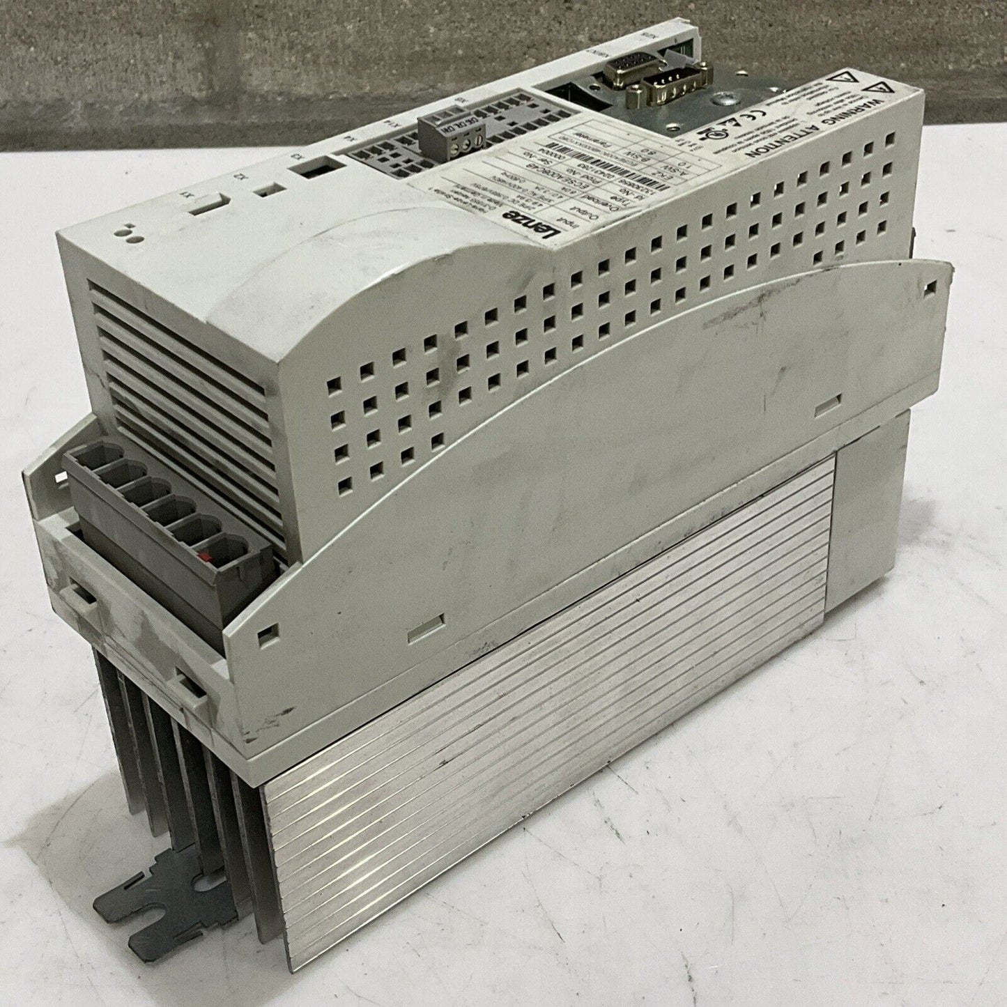 LENZE ECSEA008C4B SERVO DRIVE INVERTER U3S
