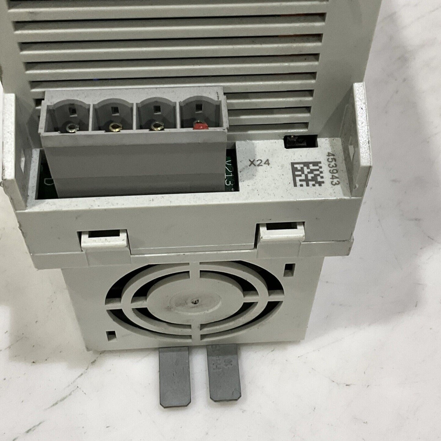 LENZE ECSEA008C4B SERVO DRIVE INVERTER U3S