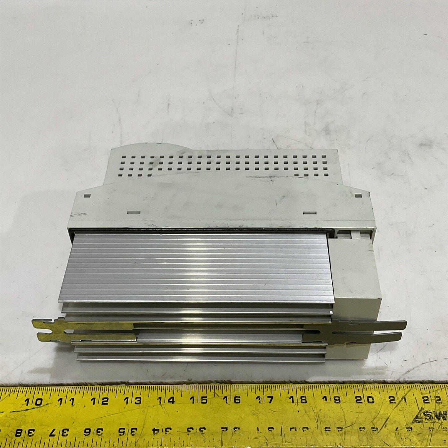 LENZE ECSEA008C4B SERVO DRIVE INVERTER U3S