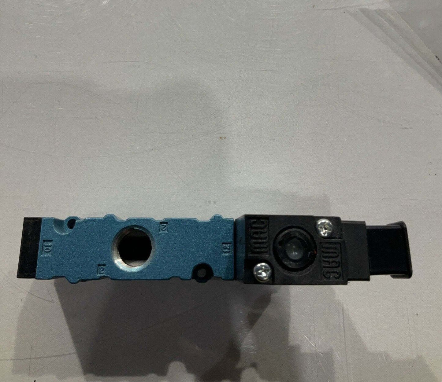 MAC 52A-11B0A-DM-DFFJ-1KJ  VALVE  PNEUMATIC SOLENOID 3 WAYS U3S