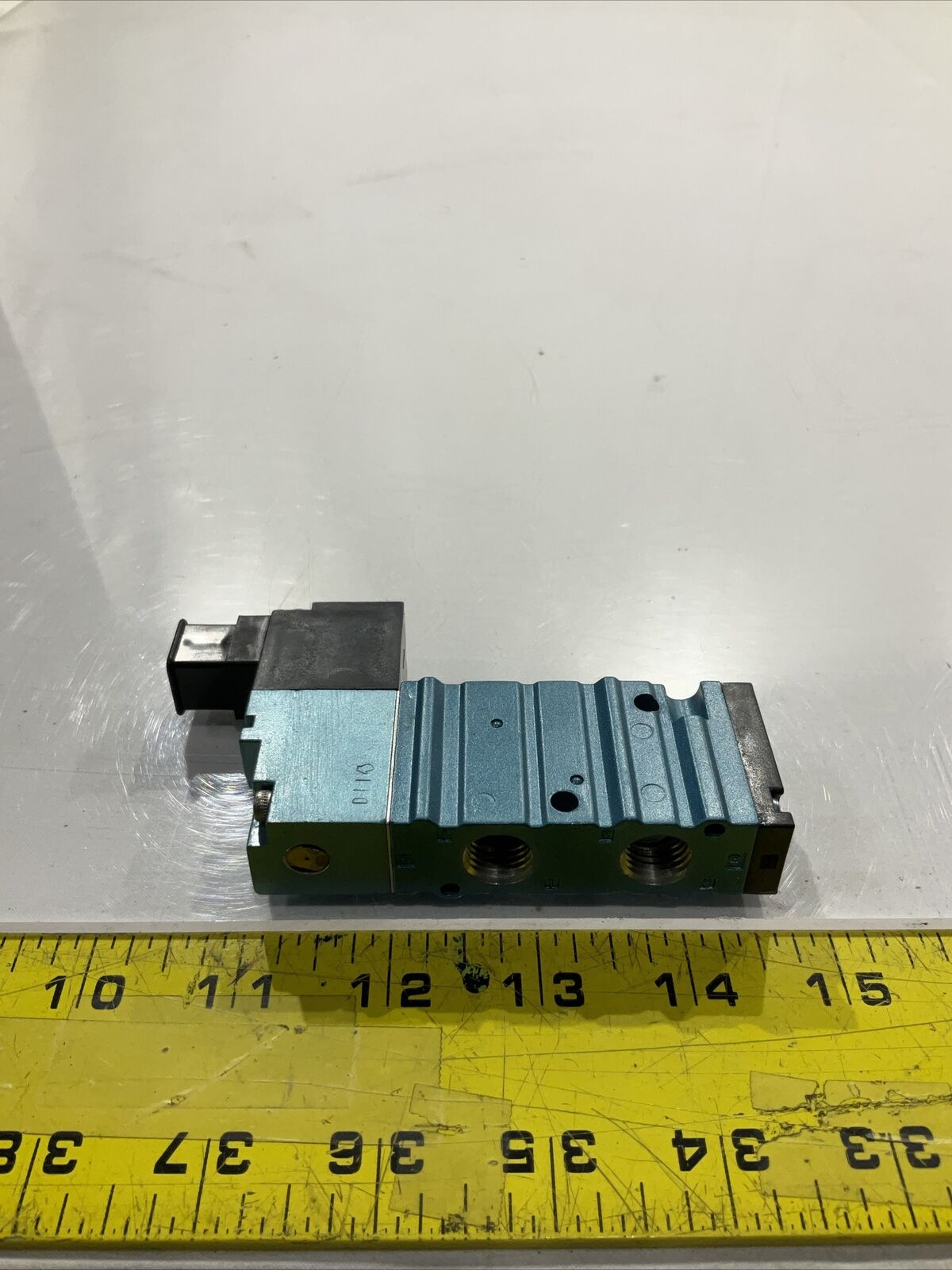 MAC 52A-11B0A-DM-DFFJ-1KJ  VALVE  PNEUMATIC SOLENOID 3 WAYS U3S