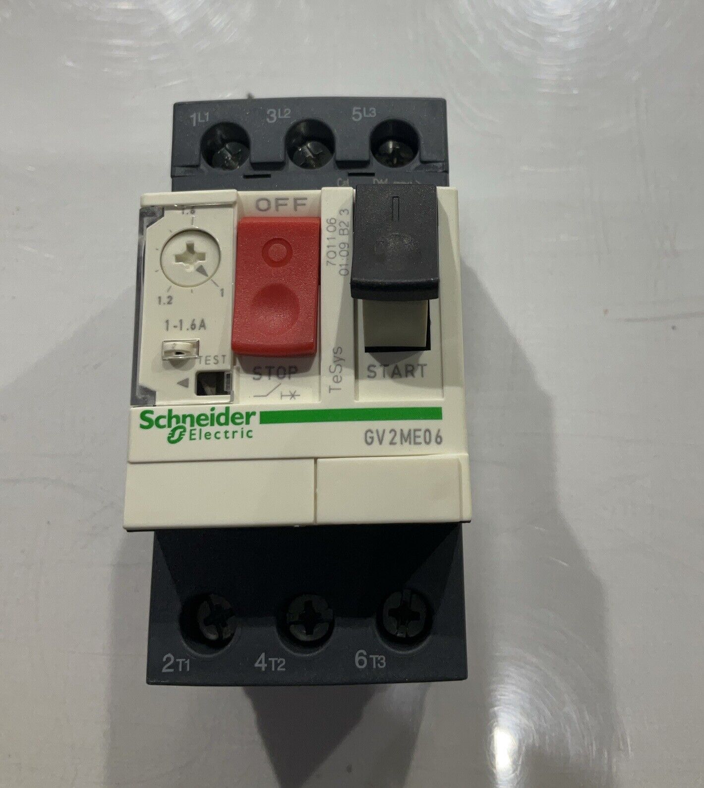 SCHNEIDER  ELECTRIC GV2ME06  MANUAL  STARTER  690V  LOT OF 3 U3S