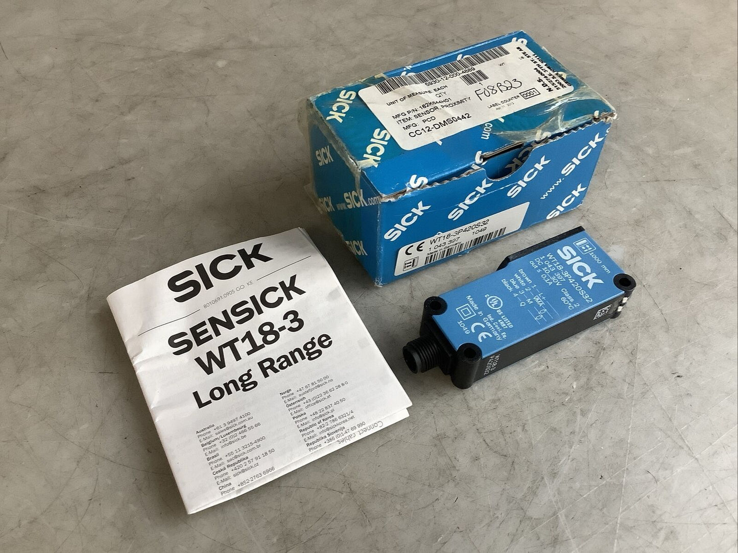 SICK WT18-3P420S32 PHOTOELECTRIC LONG RANGE PROXIMITY SENSOR 10-30V .1A U3S