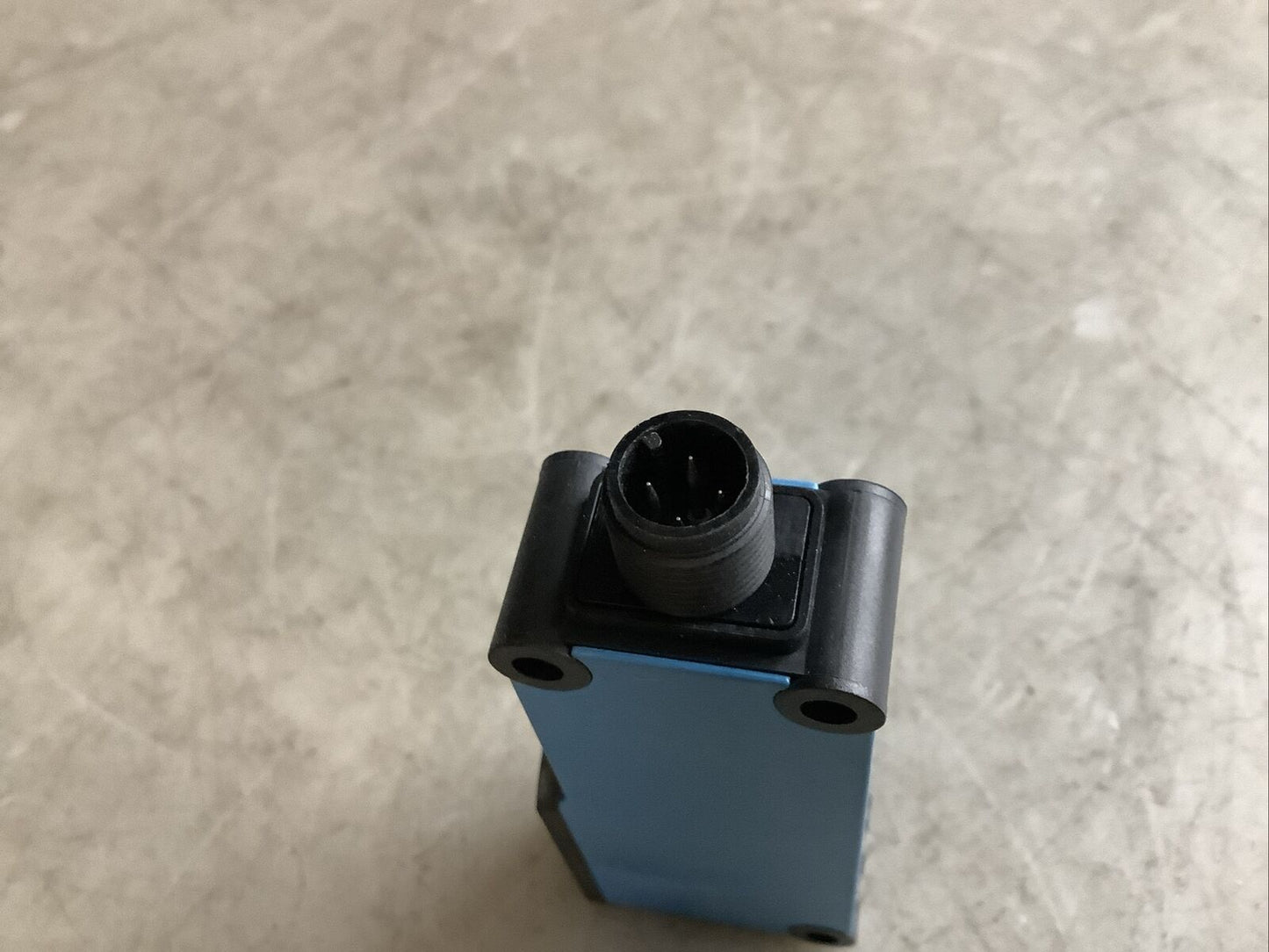 SICK WT18-3P420S32 PHOTOELECTRIC LONG RANGE PROXIMITY SENSOR 10-30V .1A U3S