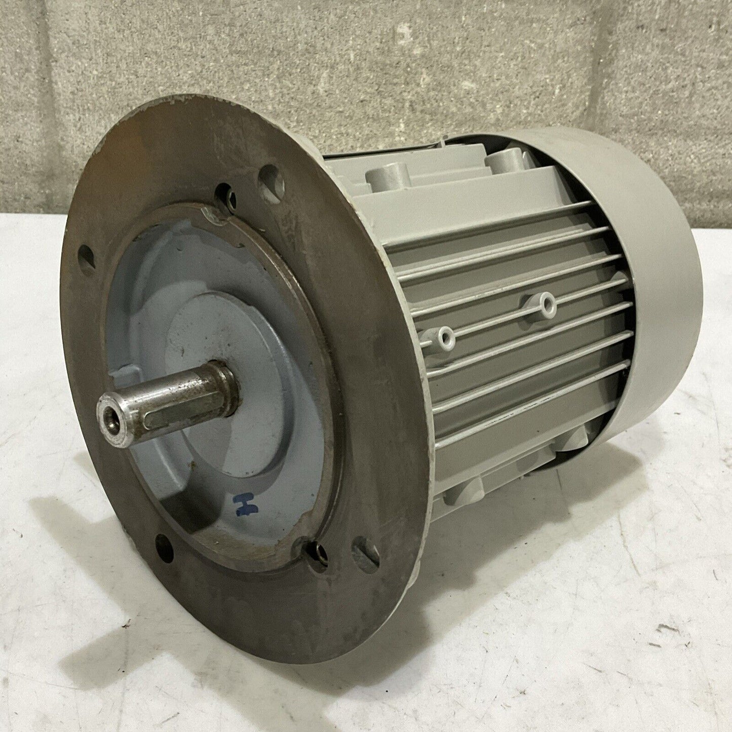 SIEMENS 3~MOT 1LA7080-6AA11 MOTOR 230/400V 50HZ 460V U3S