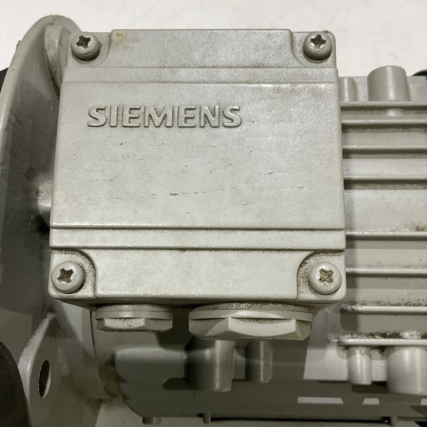 SIEMENS 3~MOT 1LA7080-6AA11 MOTOR 230/400V 50HZ 460V U3S