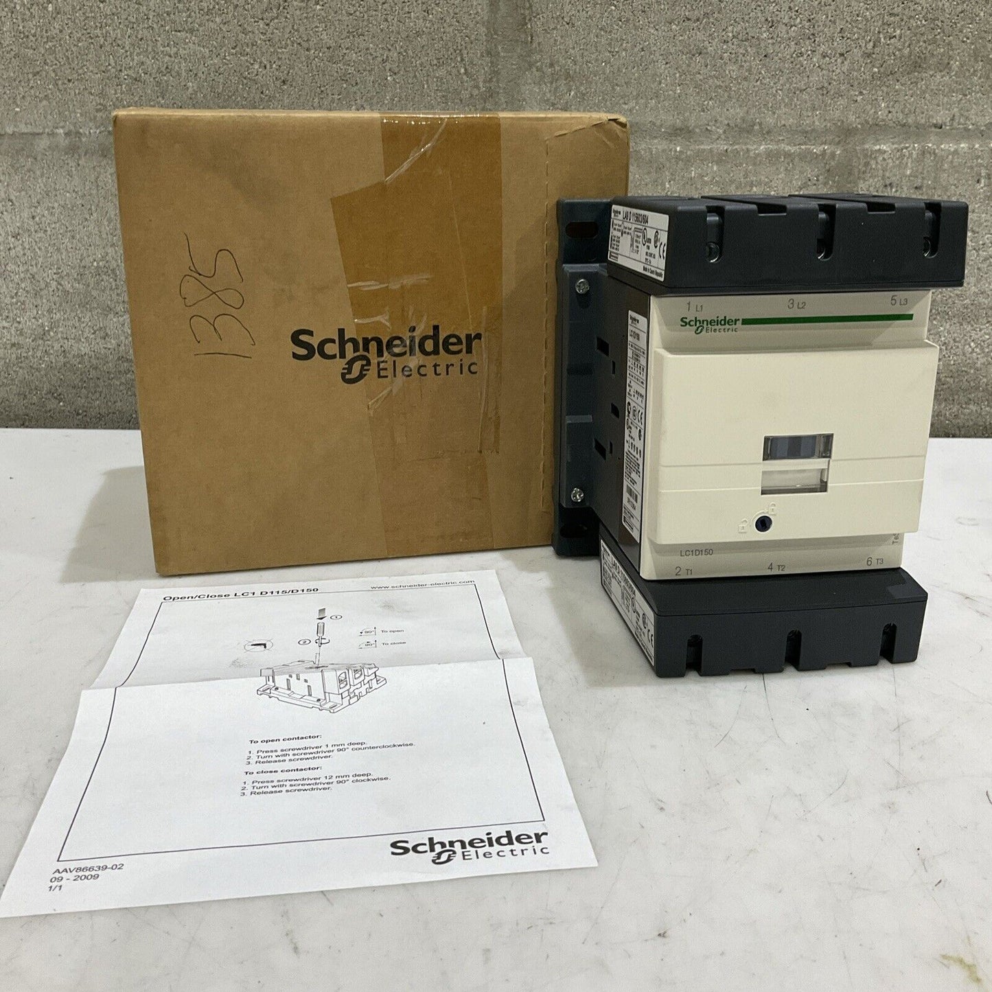 SCHEIDER ELECTRIC LC1D150 LA9D115603/604 CONTACTOR 3P 120V 150A U3S