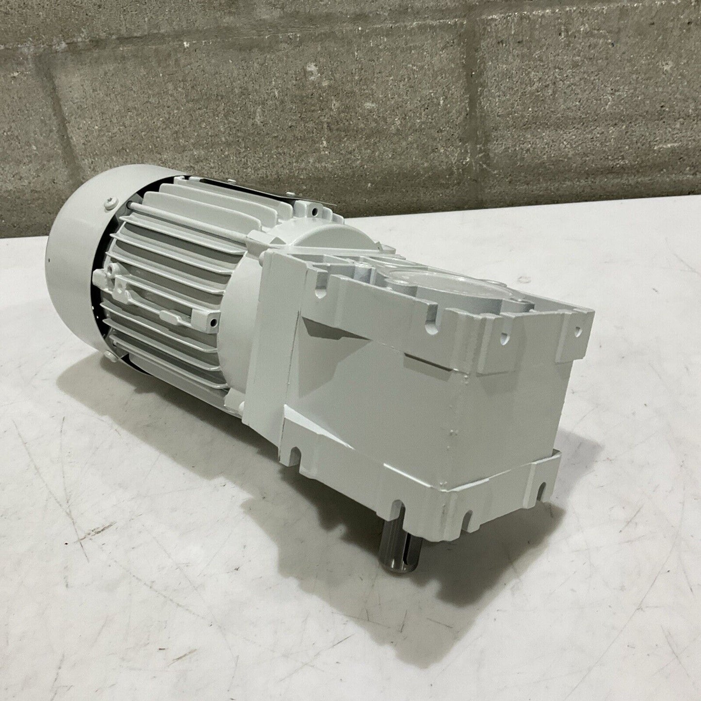 LENZE 3-MOT EN60034 GKR03-2M VBR 071C32 MDEMAXX 071-32 GEAR MOTOR 50/60 HZ U3S