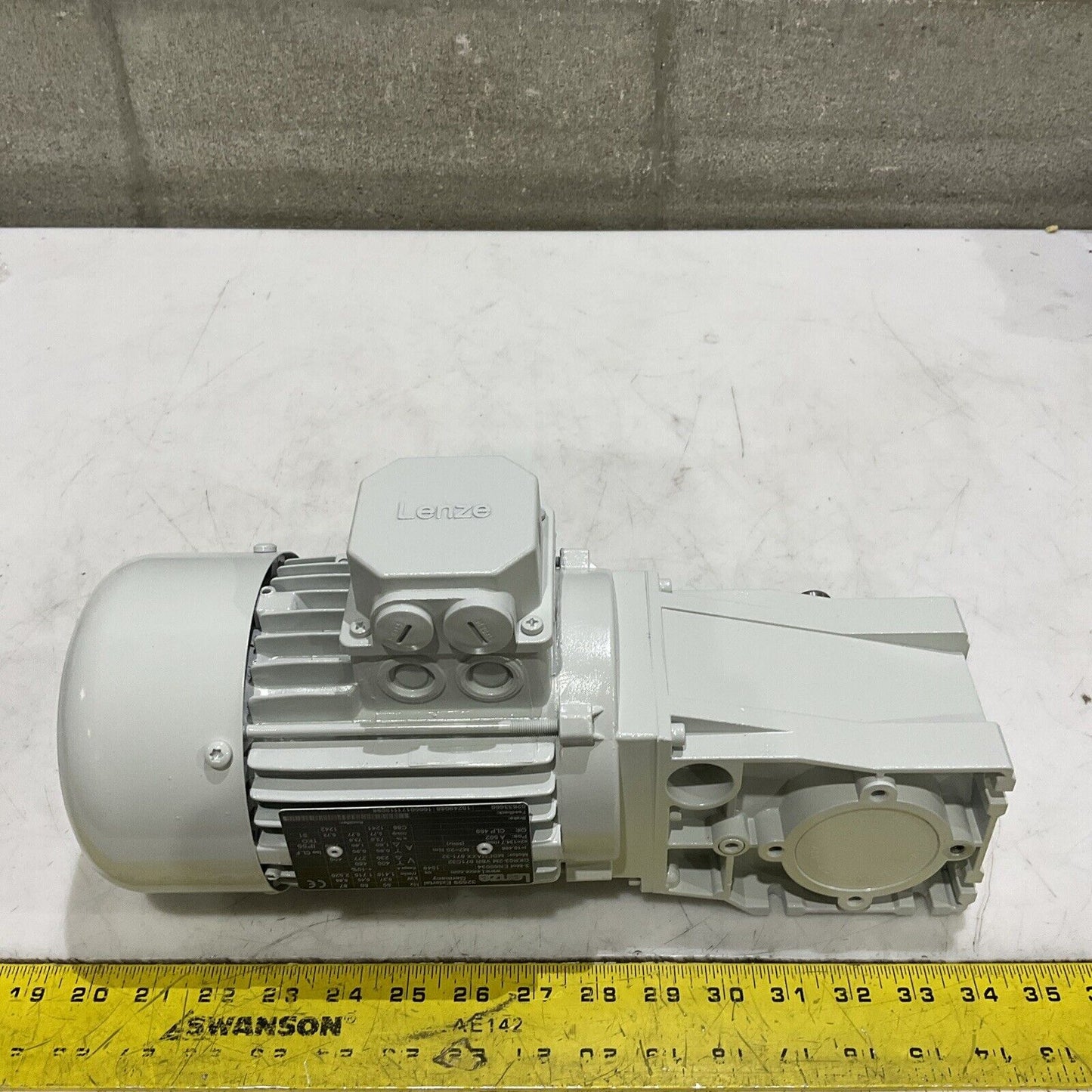 LENZE 3-MOT EN60034 GKR03-2M VBR 071C32 MDEMAXX 071-32 GEAR MOTOR 50/60 HZ U3S