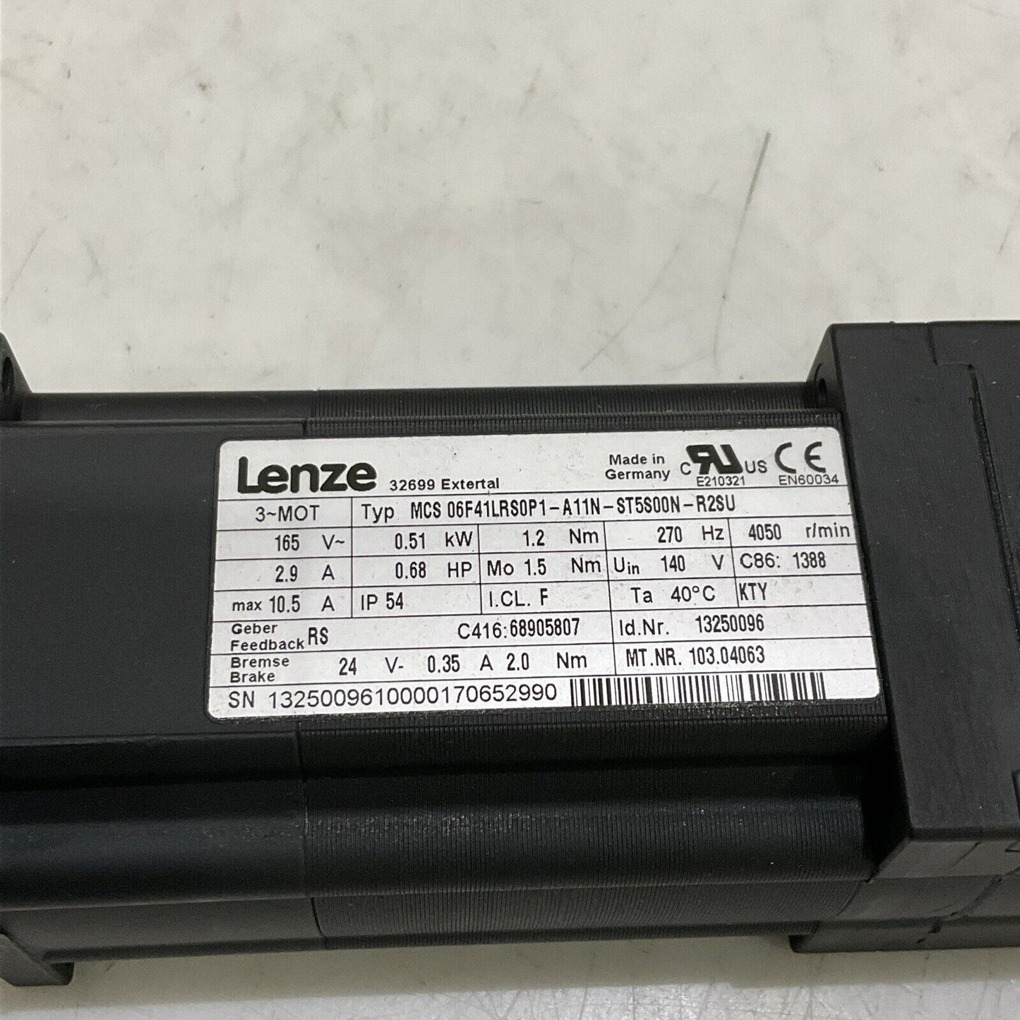 LENZE MCS 06F1LRS0P1-A11N-ST5S00N-R2SU SYNCHRONOUS SERVO MOTOR W/ BRAKE U3S