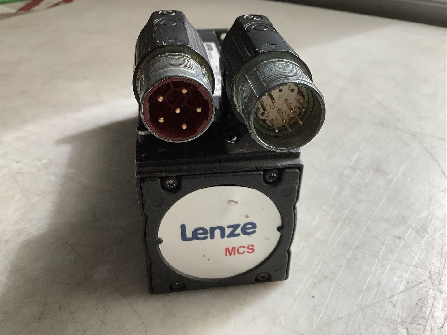 LENZE MCS 06F60LRS0P1-A11N-ST5S00N-R2SU SERVO MOTOR 125V 0.76HP 6000RPM U3S