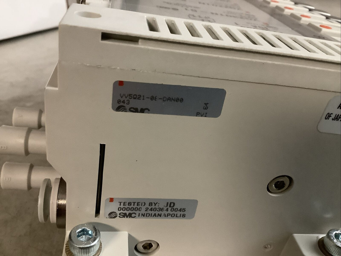 SMC VV5Q21-08-DAN00 MANIFOLD 8 STATION U3S