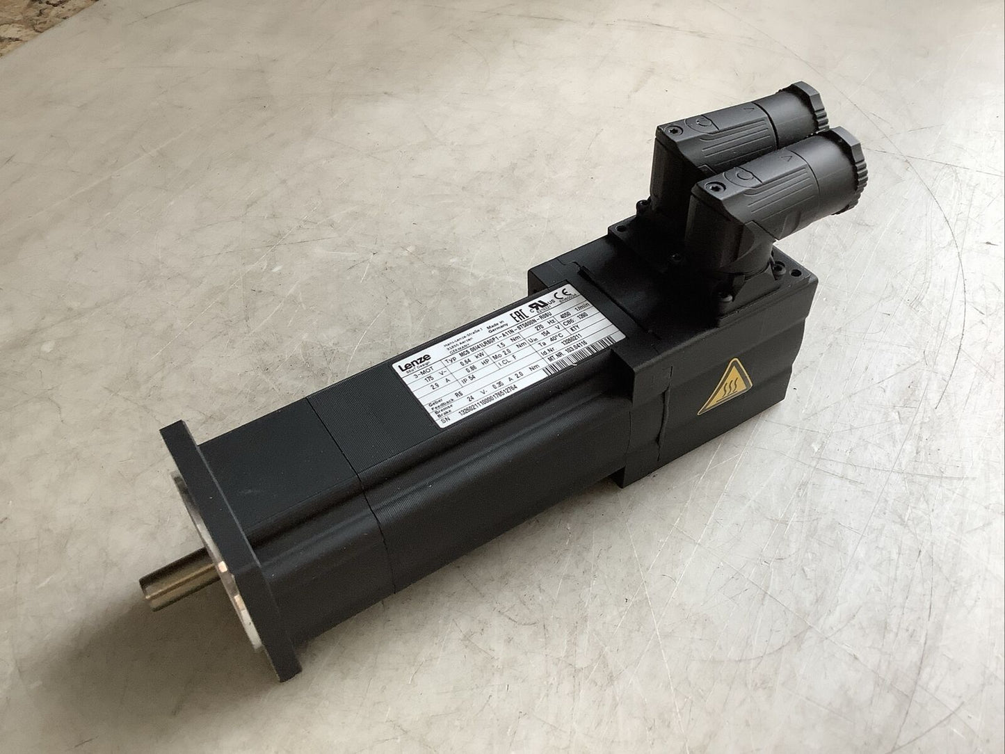 LENZE MCS 06I41LRS0P1-A11N-ST5S00N-R0SU SERVO MOTOR 0.86HP 175V 4050RPM U3S