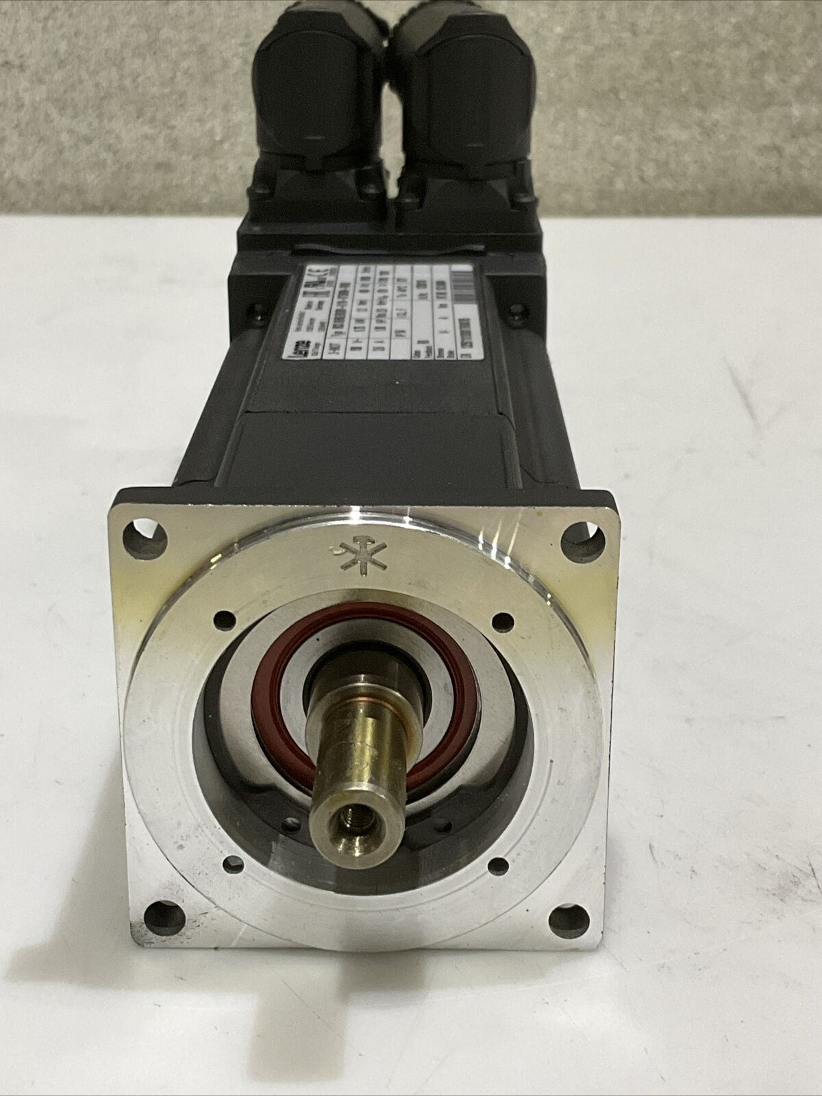 LENZE MCS 06160LRS0B0-A11N-ST5S00N-R0SU SERVO MOTOR 150V .75 KW 1 HP 400HZ U3S