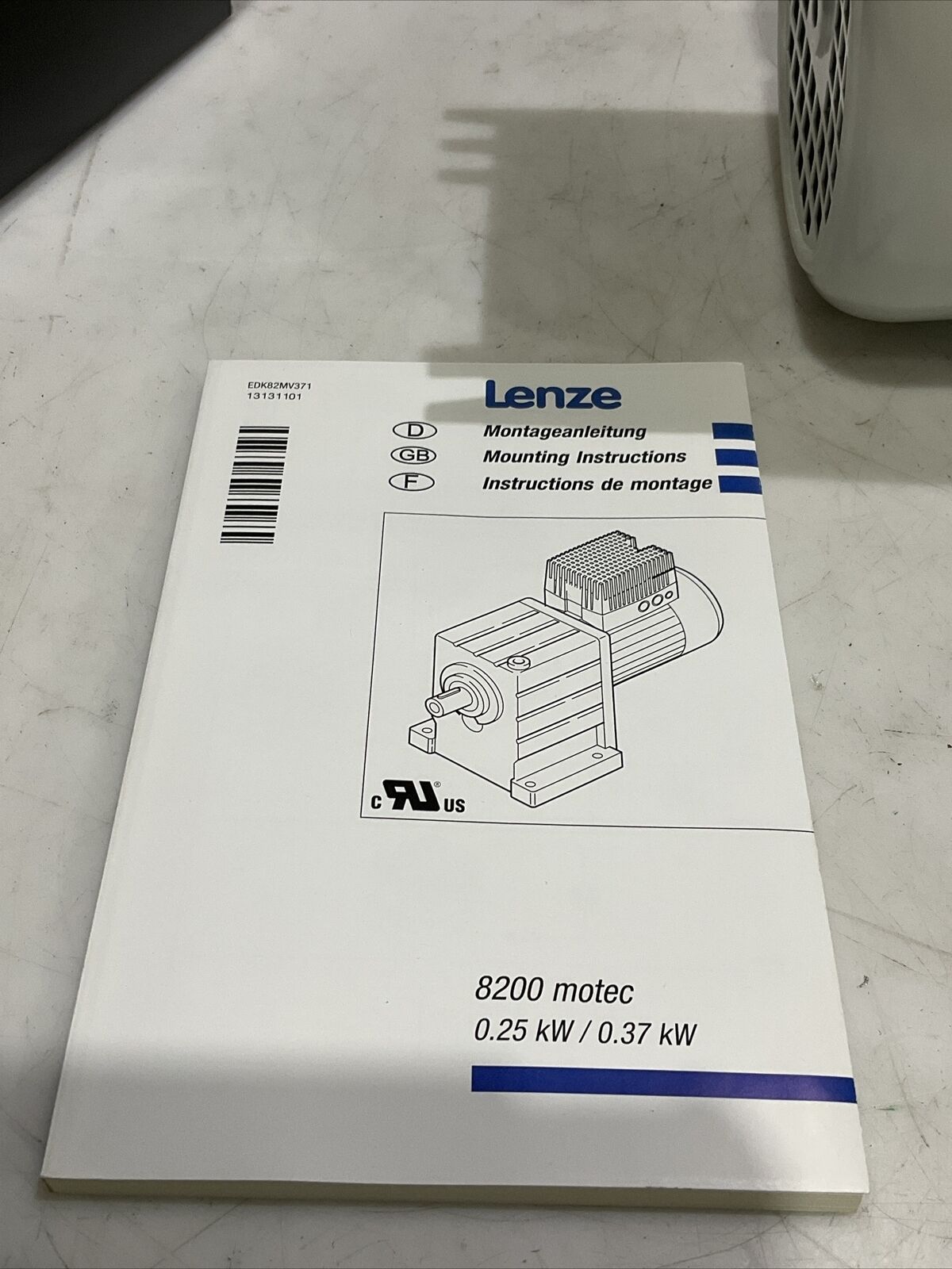 LENZE EN60034 GKR04-2E VBR 071C32MDEMAXX GEARBOX MOTOR & 8200 MOTEC INVERTER U3S